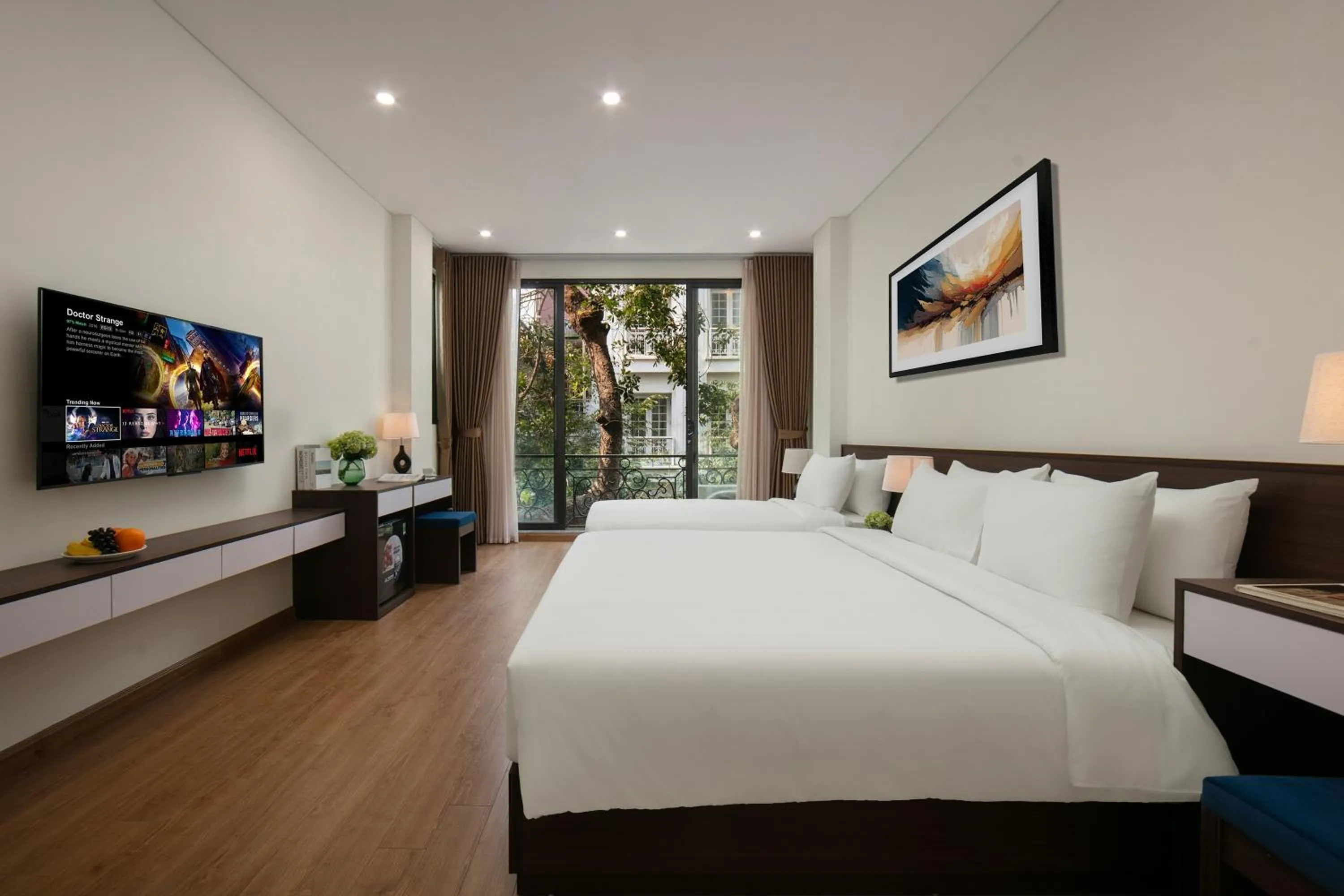 Living room, Bed in Queen Cafe Hotel