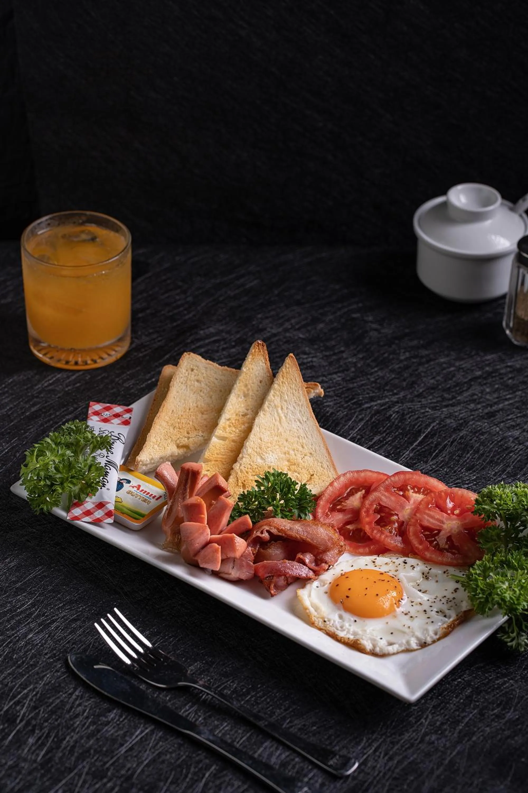 Breakfast in Queen Cafe Hotel