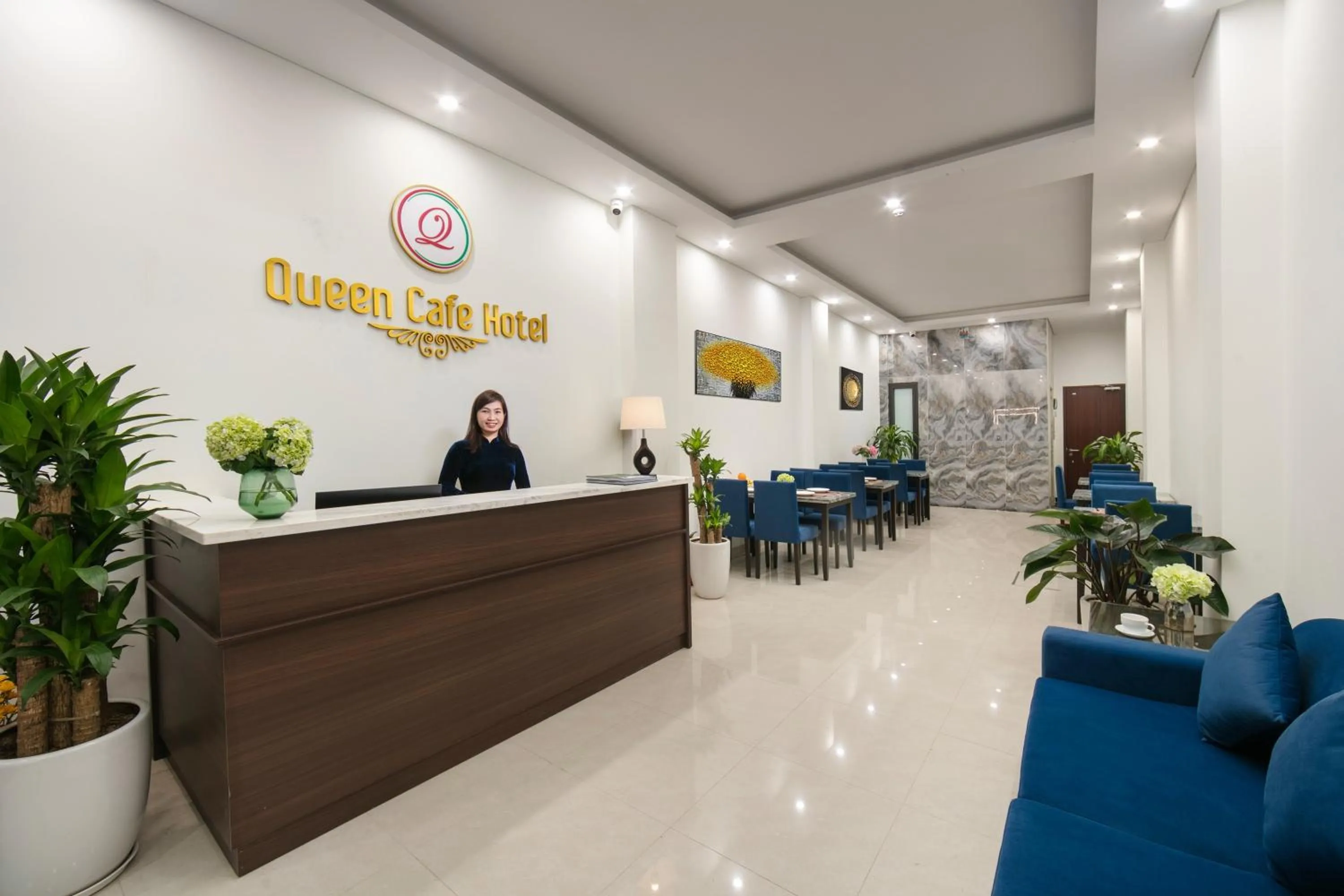 Lobby or reception in Queen Cafe Hotel