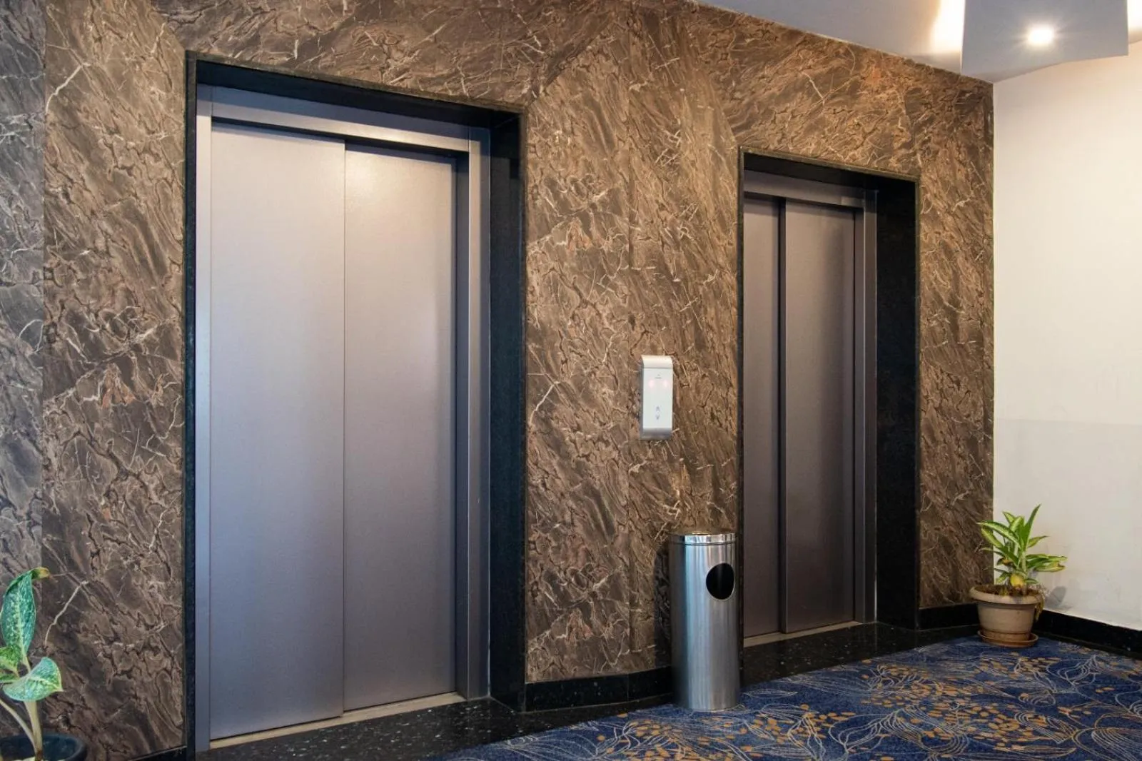 elevator in Akshaya Aura