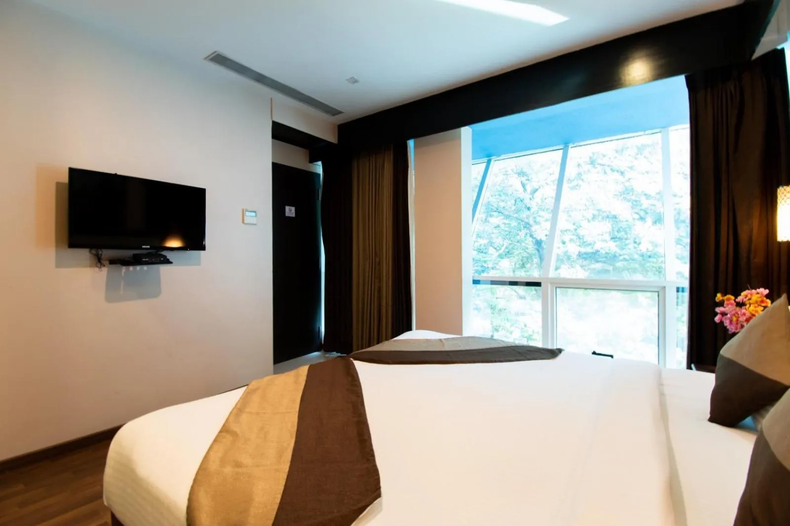 Bedroom, Bed in Akshaya Aura