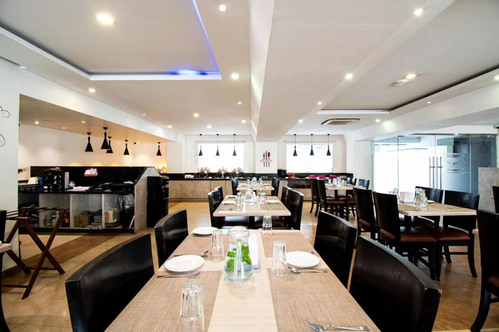 Restaurant/places to eat in Akshaya Aura