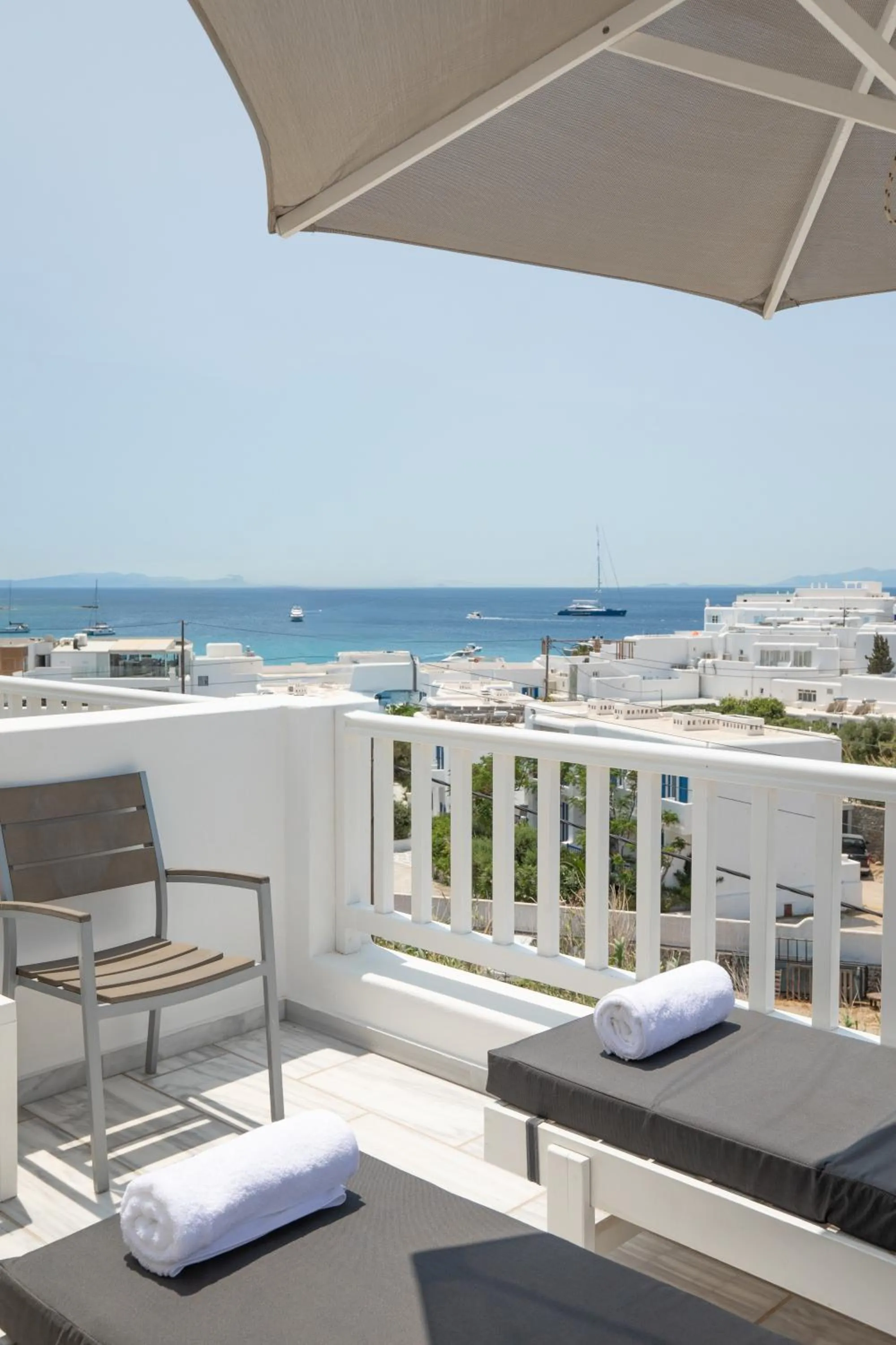 Balcony/Terrace in The George Hotel Mykonos