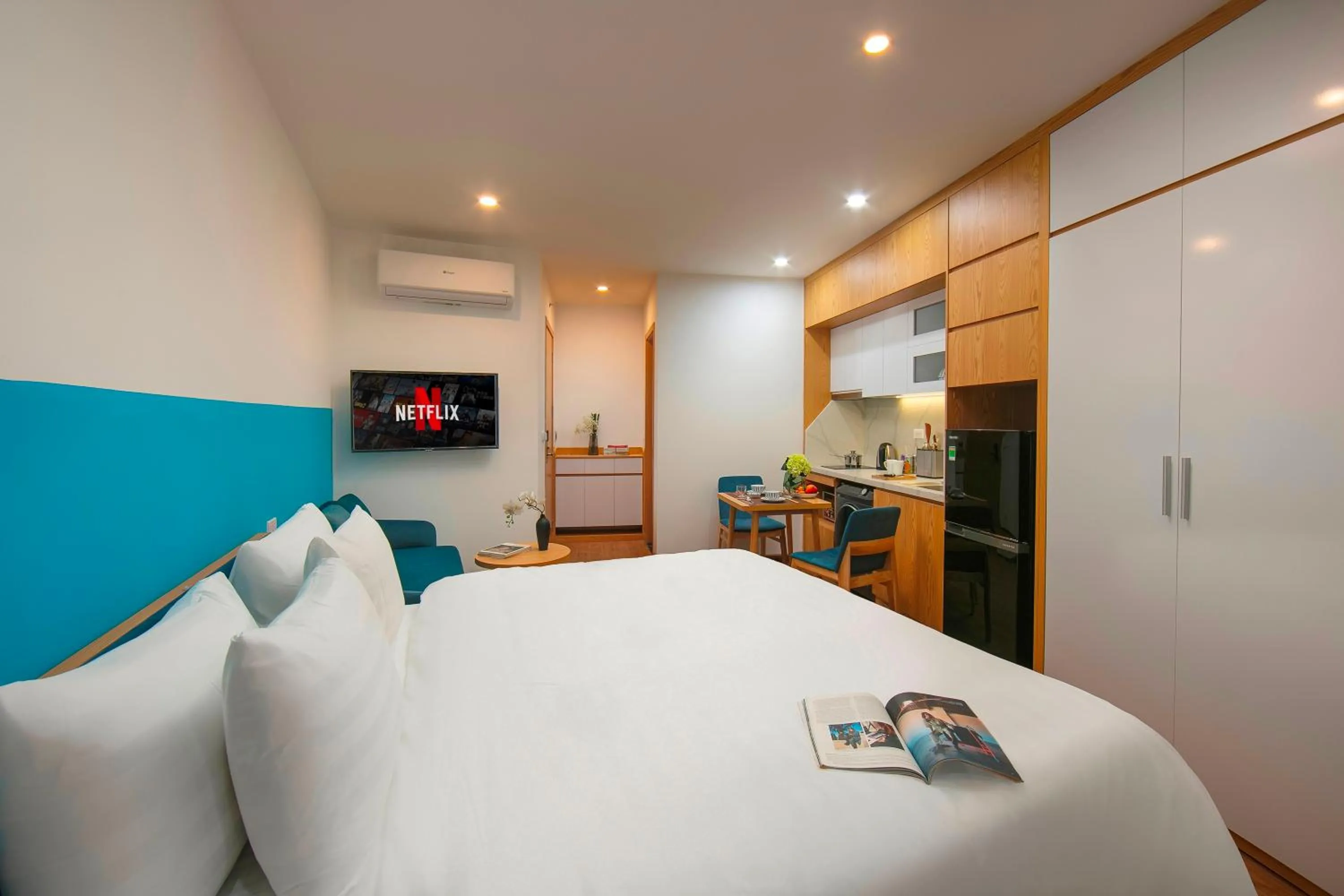 Bedroom, Bed in Westlake Pearl Apartment - Hotel & Pearl Spa