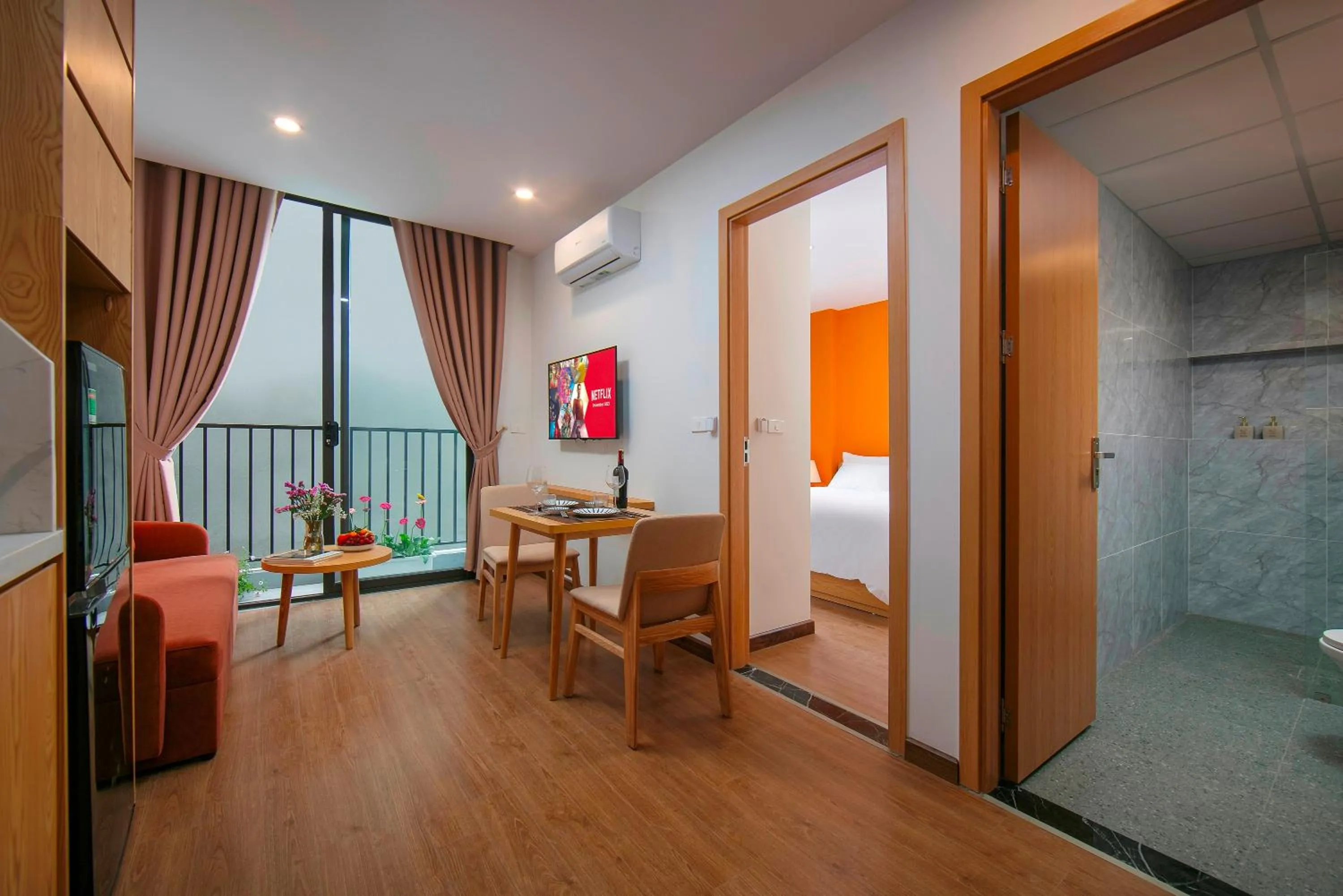 Dining area, Bed in Westlake Pearl Apartment - Hotel & Pearl Spa