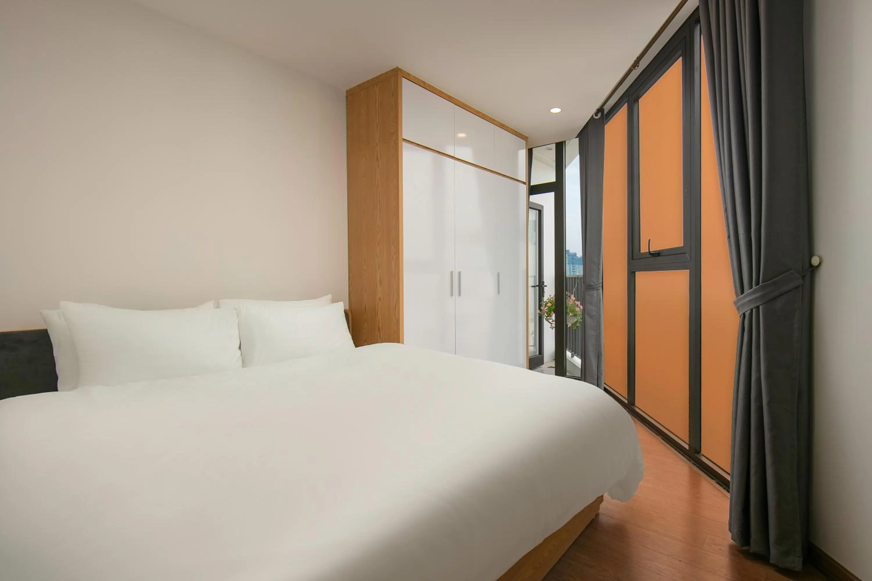 Bed in Westlake Pearl Apartment - Hotel & Pearl Spa