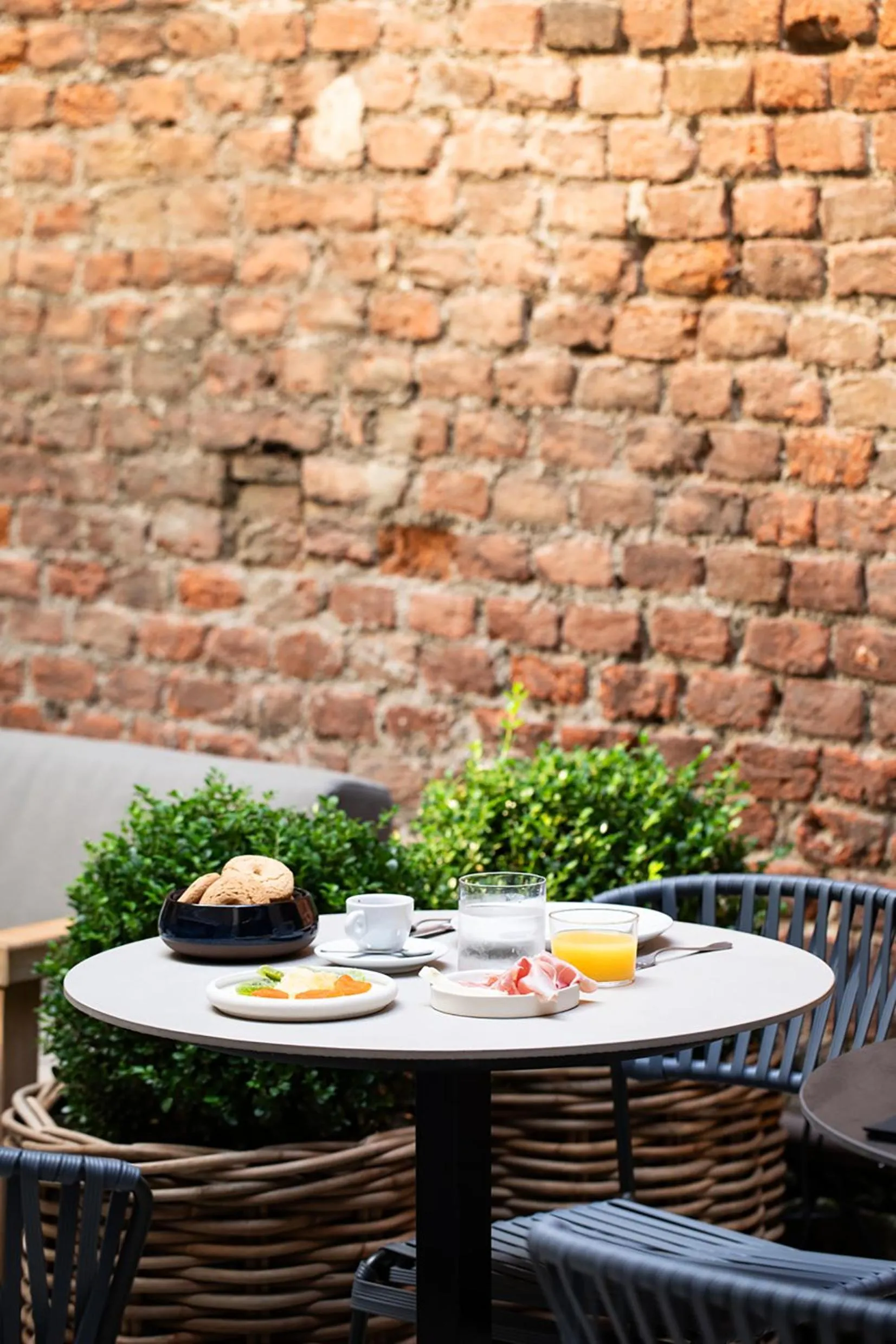 Restaurant/places to eat in Residenza Dell' Opera