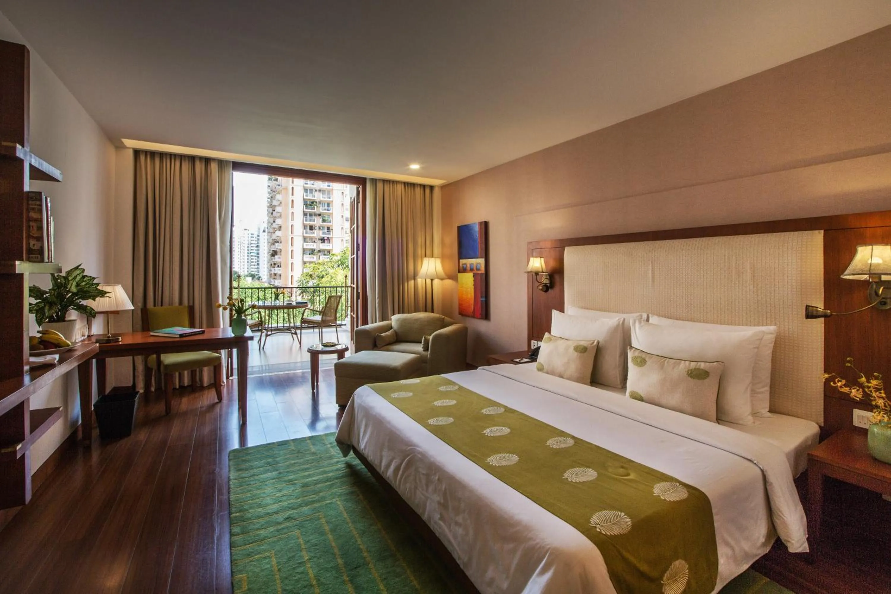 Photo of the whole room, Bed in DLF Club 5