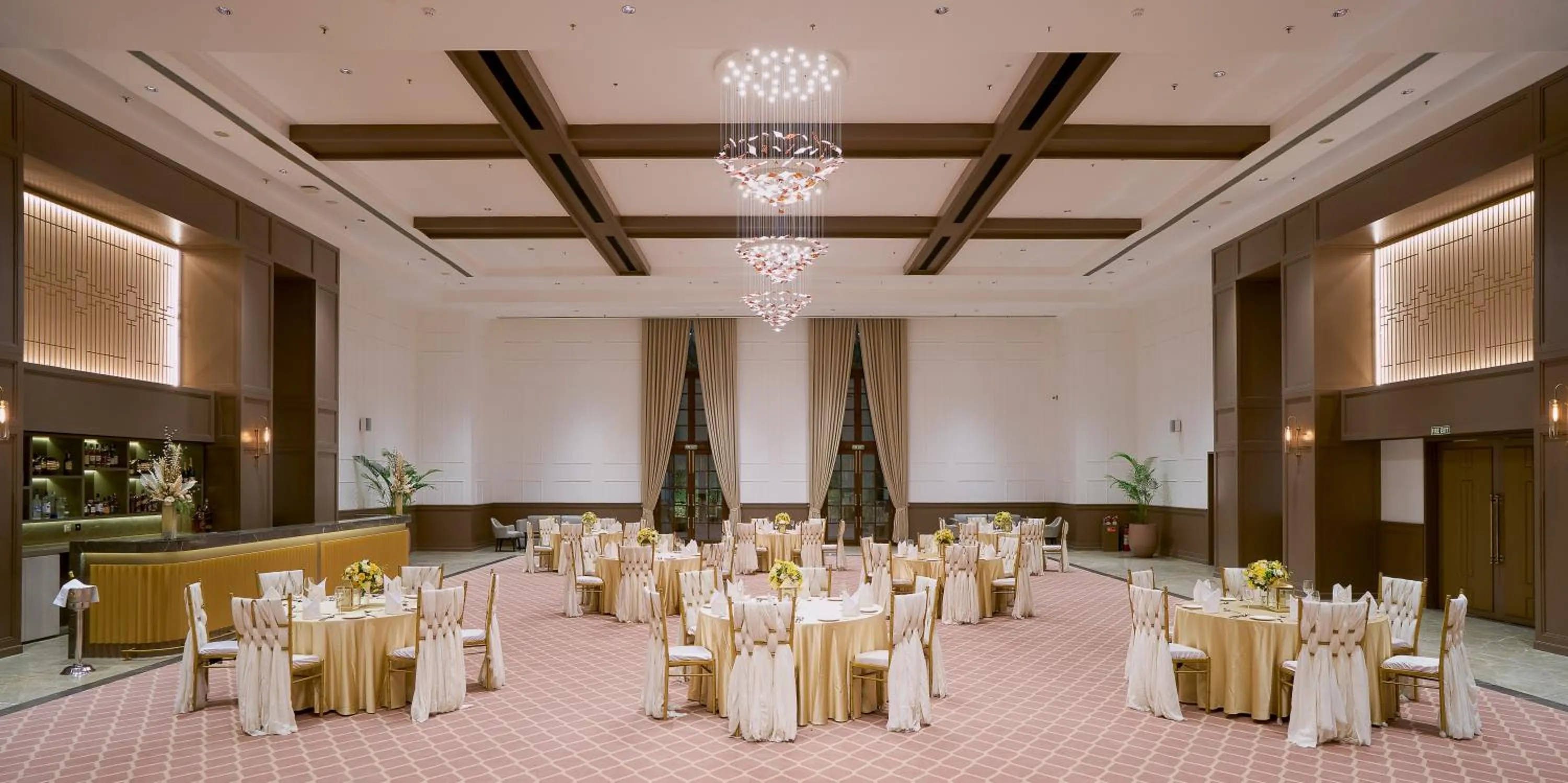 Area and facilities in DLF Club 5