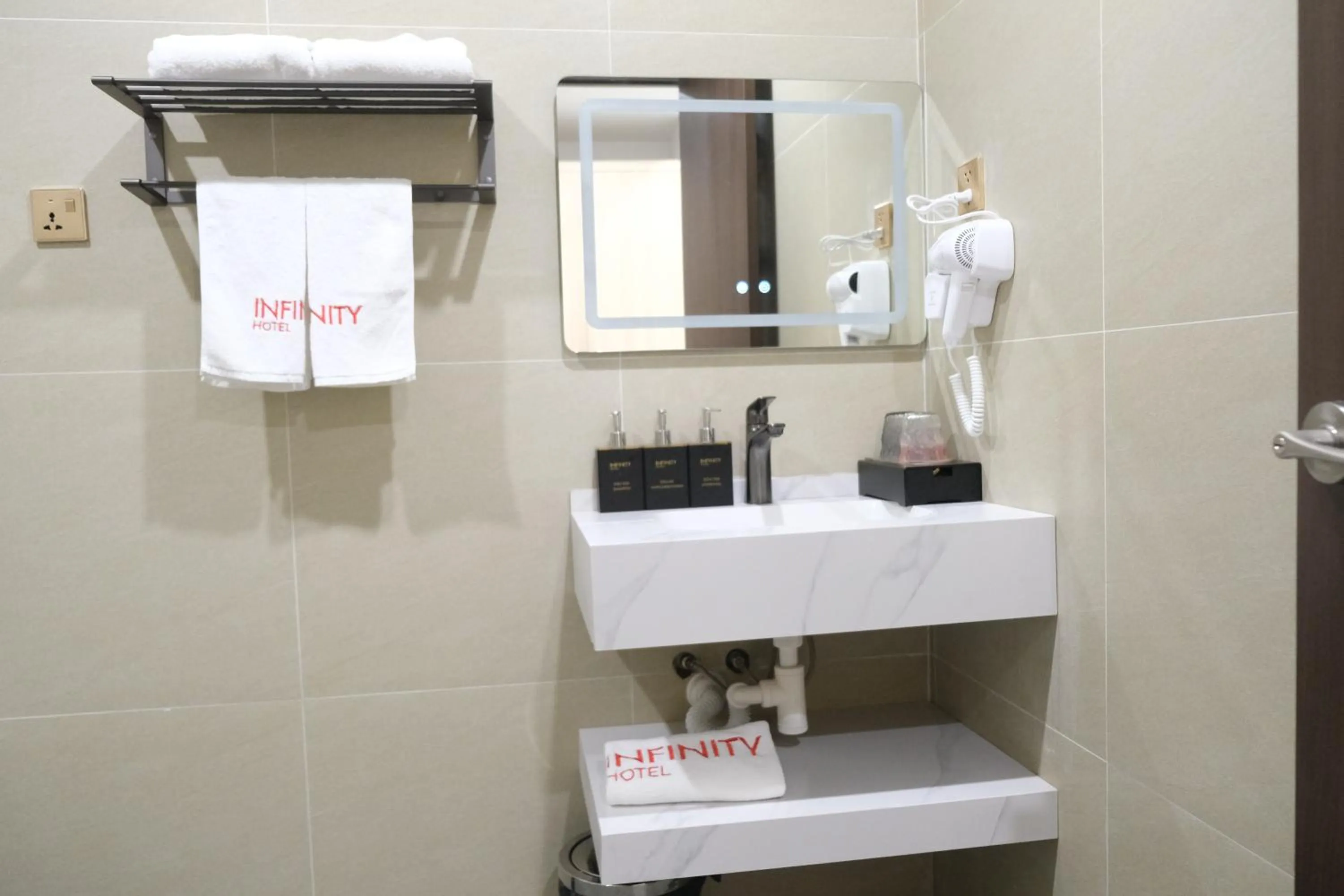 Shower in Infinity Hotel