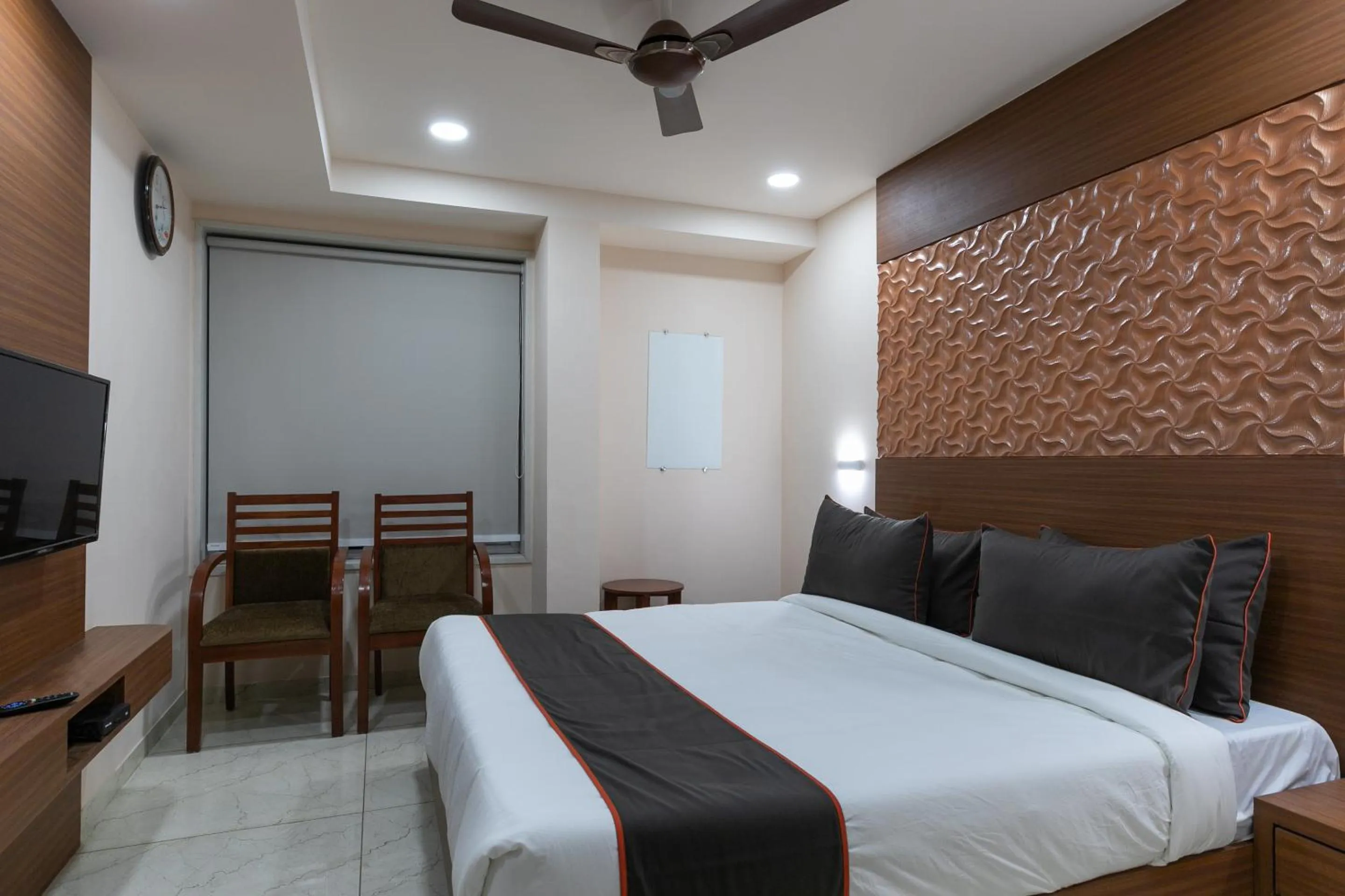 Bedroom, Bed in Super Collection O Simran Raghuveer Para