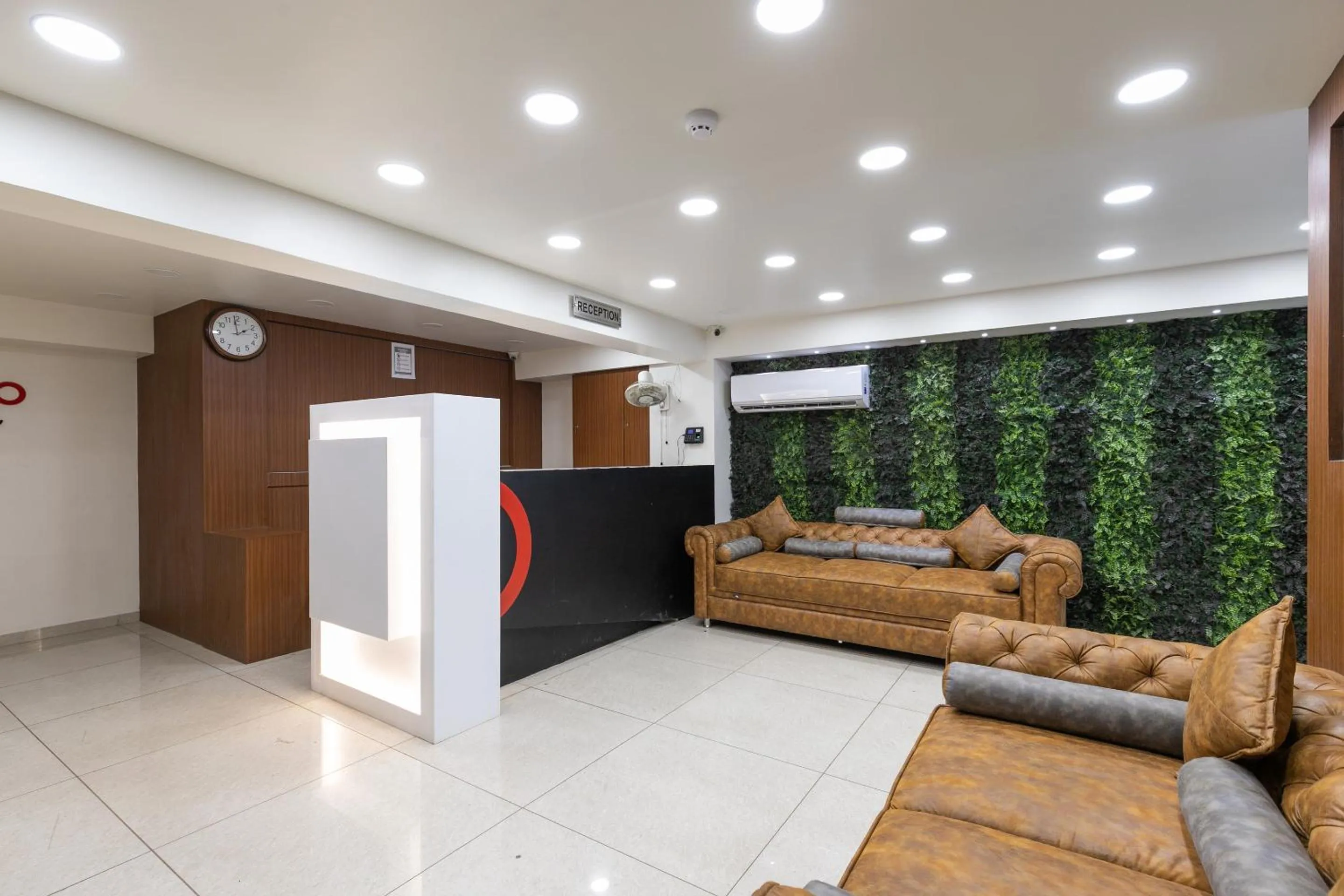 Lobby or reception in Super Collection O Simran Raghuveer Para