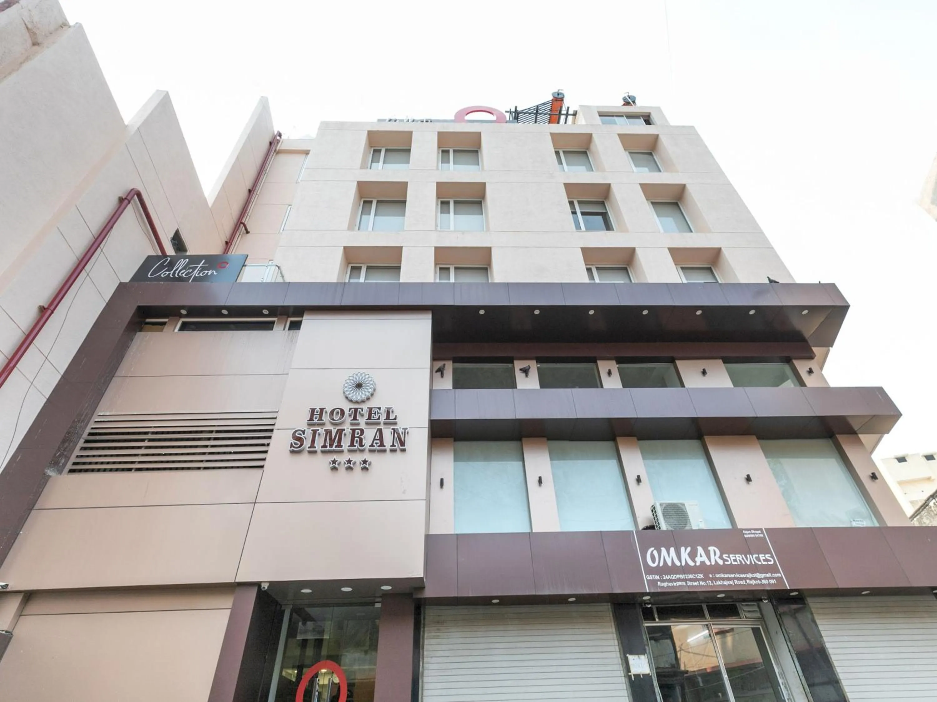 Facade/entrance in Super Collection O Simran Raghuveer Para