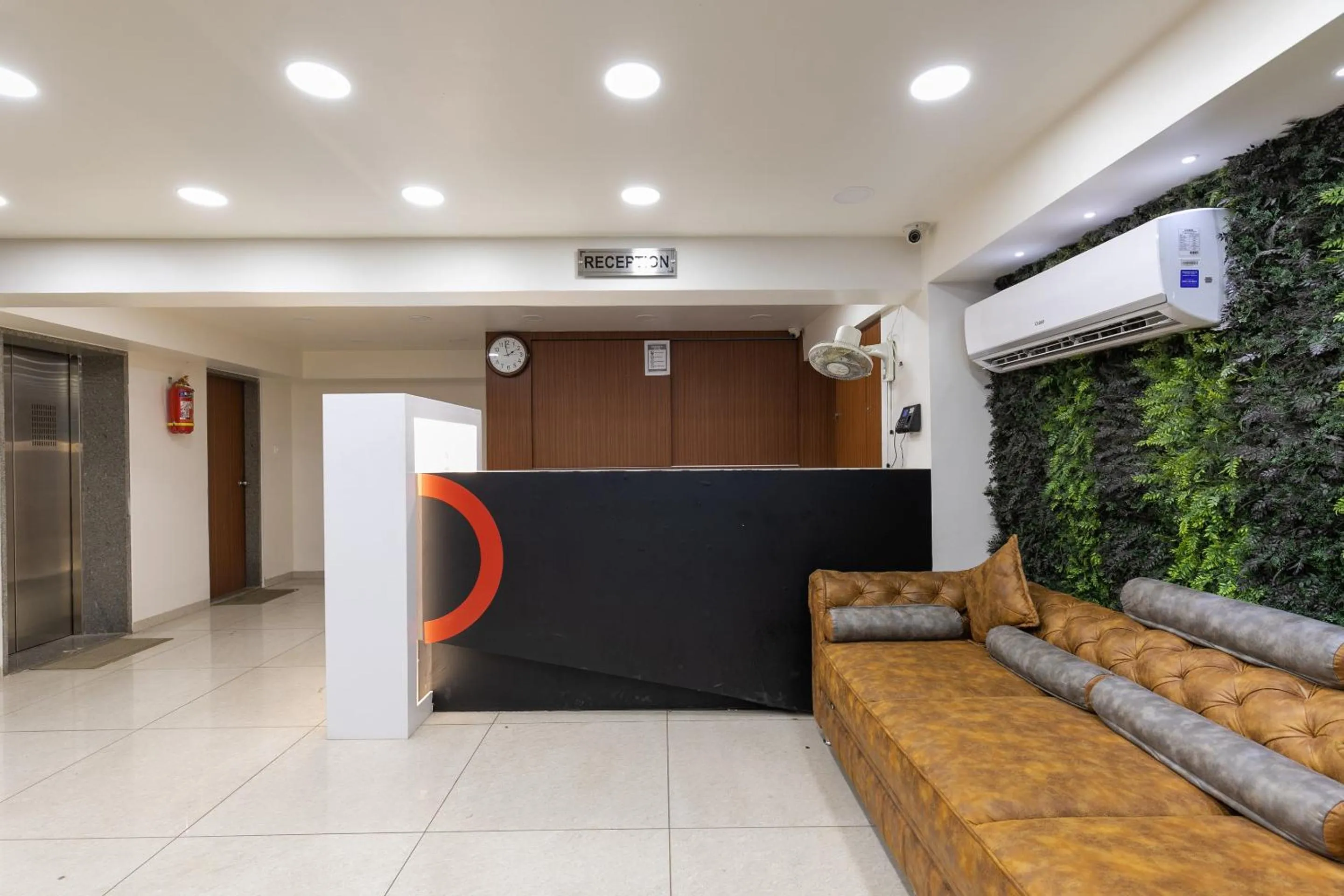 Lobby or reception in Super Collection O Simran Raghuveer Para