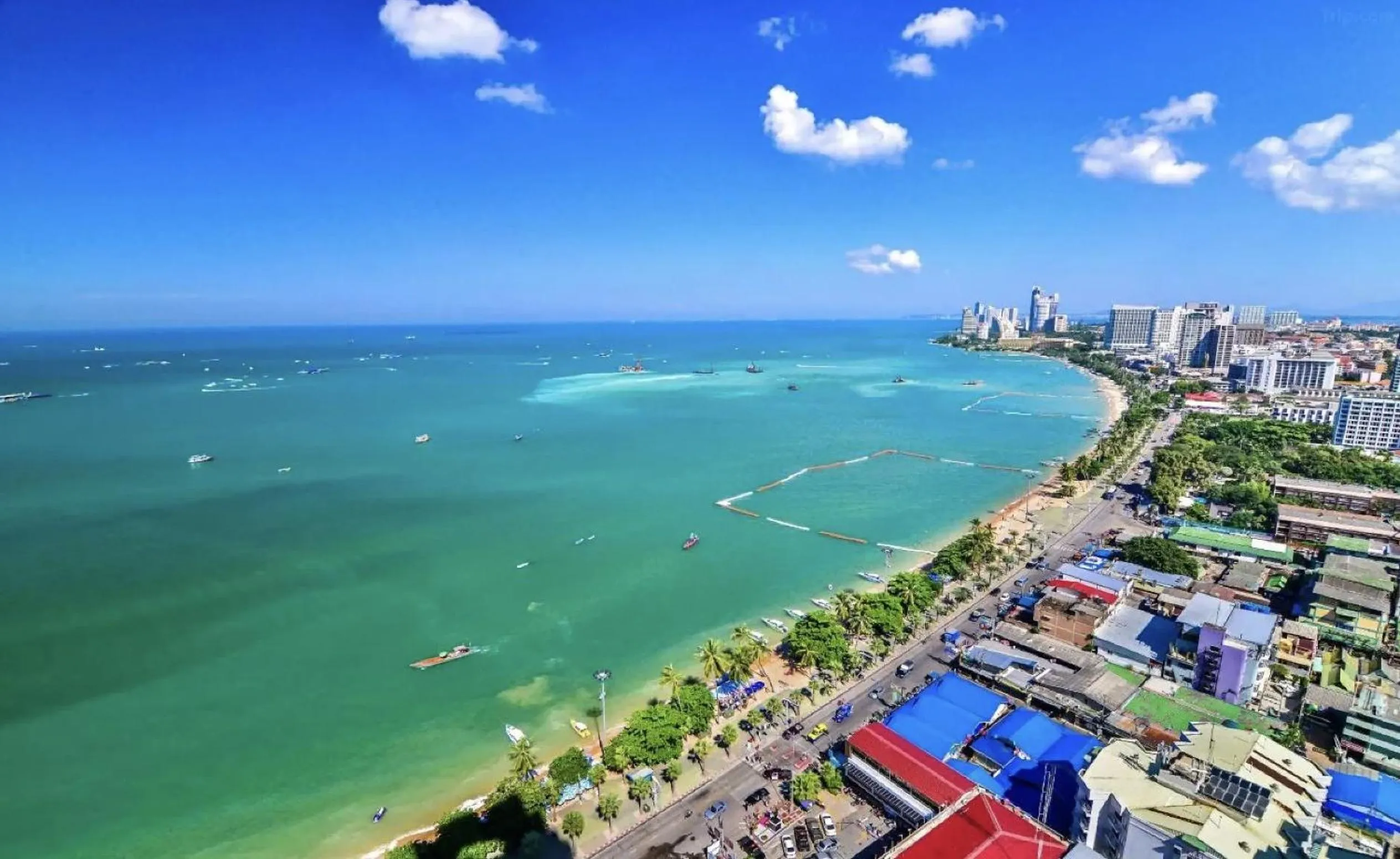 Day in Jomtien Sands Residence