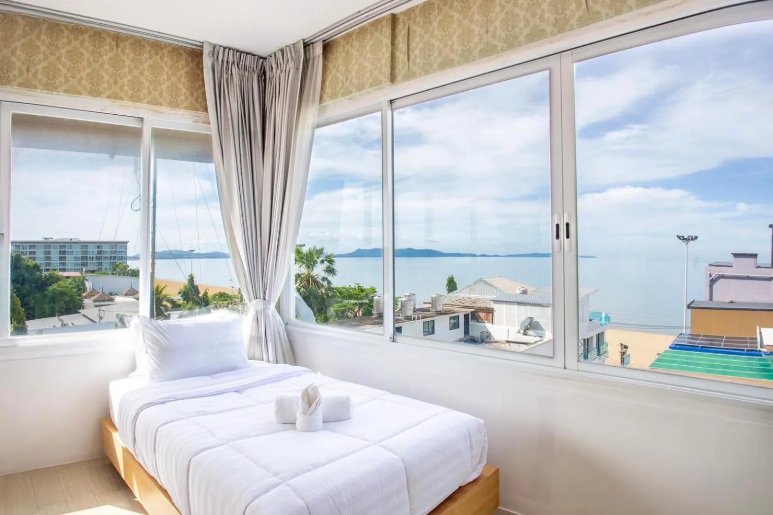 Bed in Jomtien Sands Residence