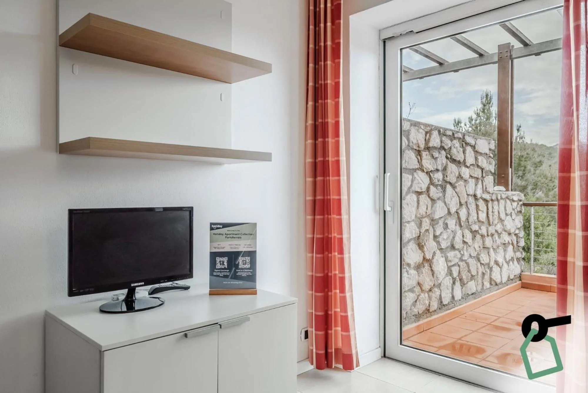 TV and multimedia in Hotiday Apartments Portoferraio