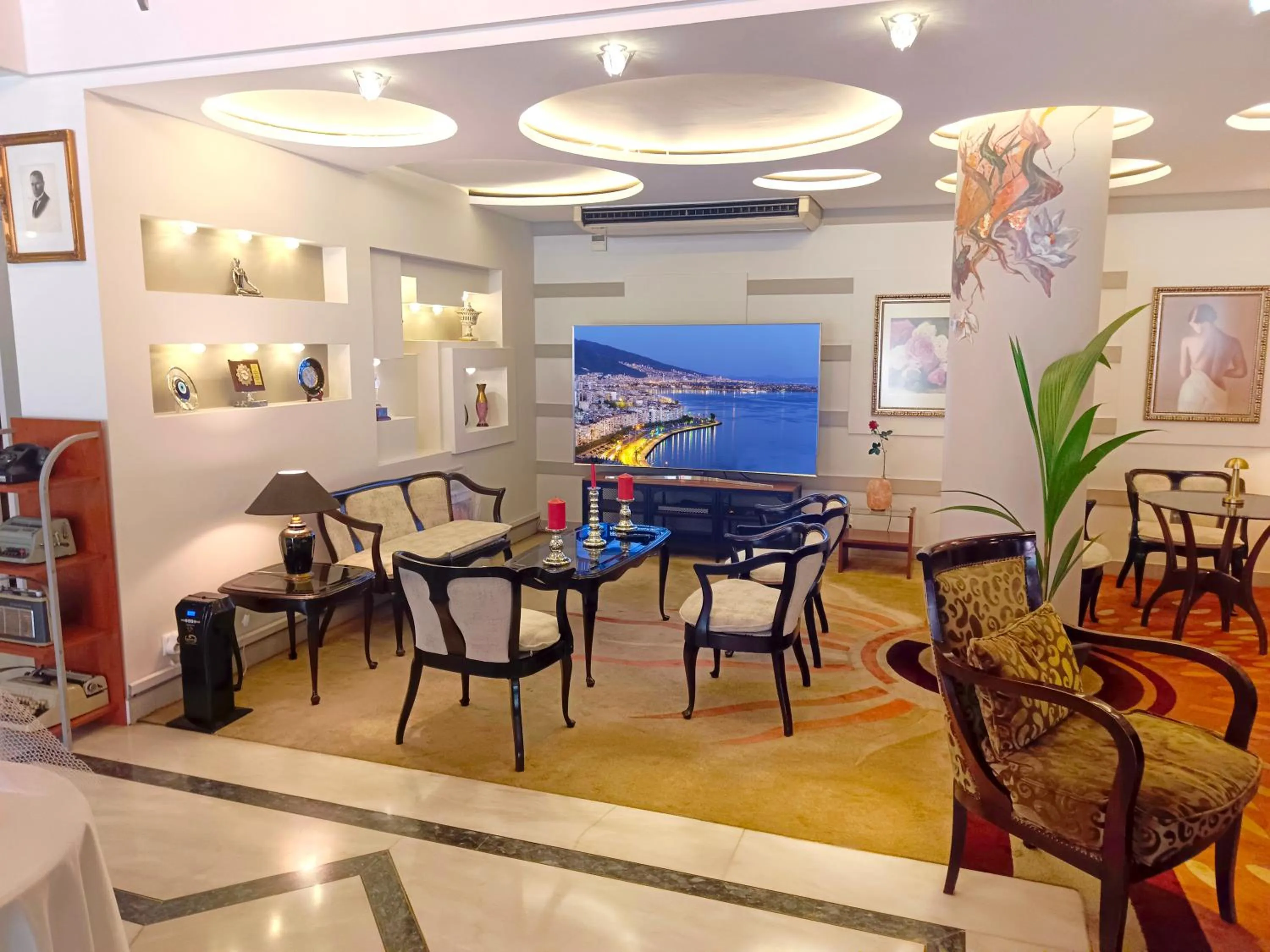 Communal lounge/ TV room in OTEL KÂYA