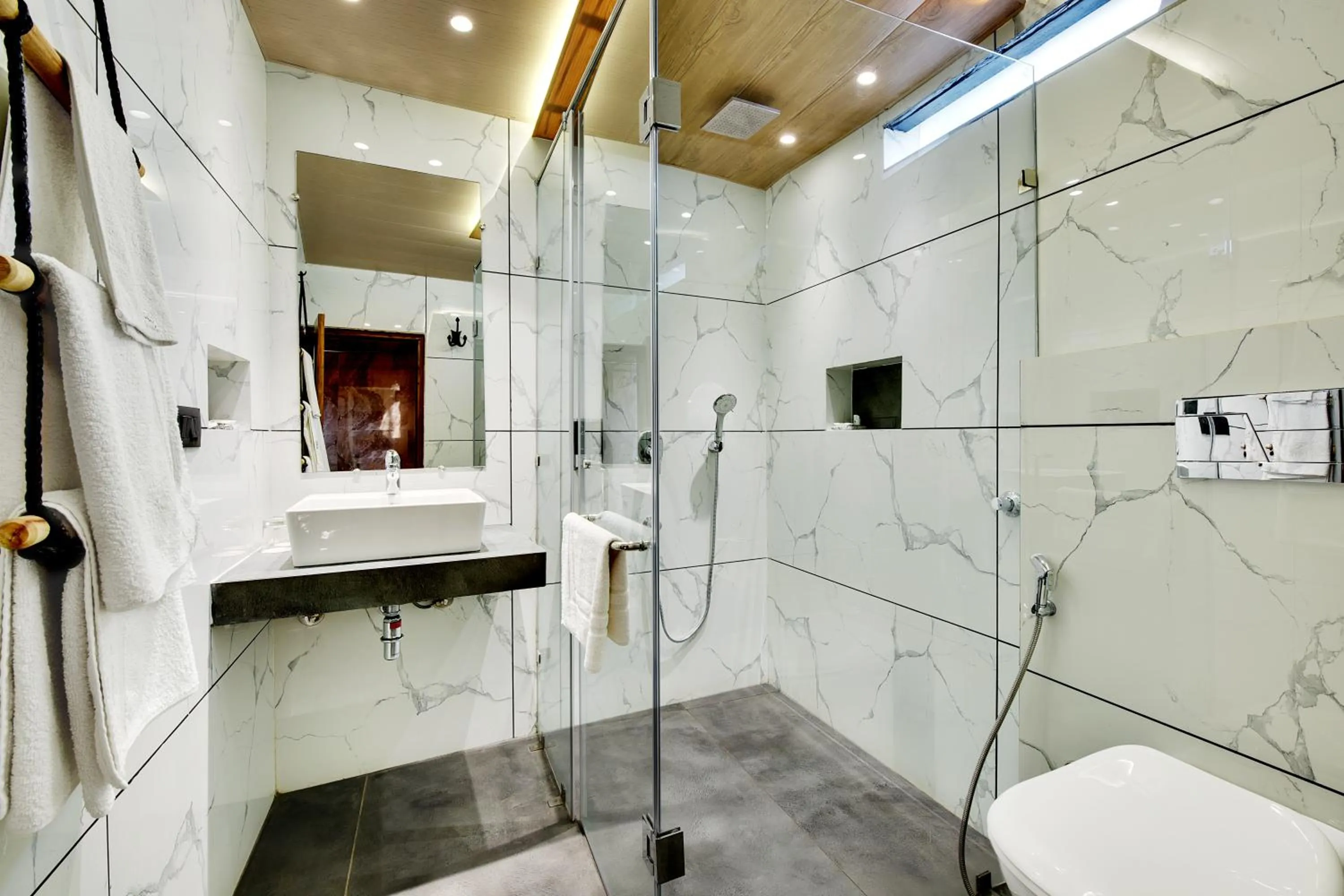 Tiaraa Jujurana Resort & Spa