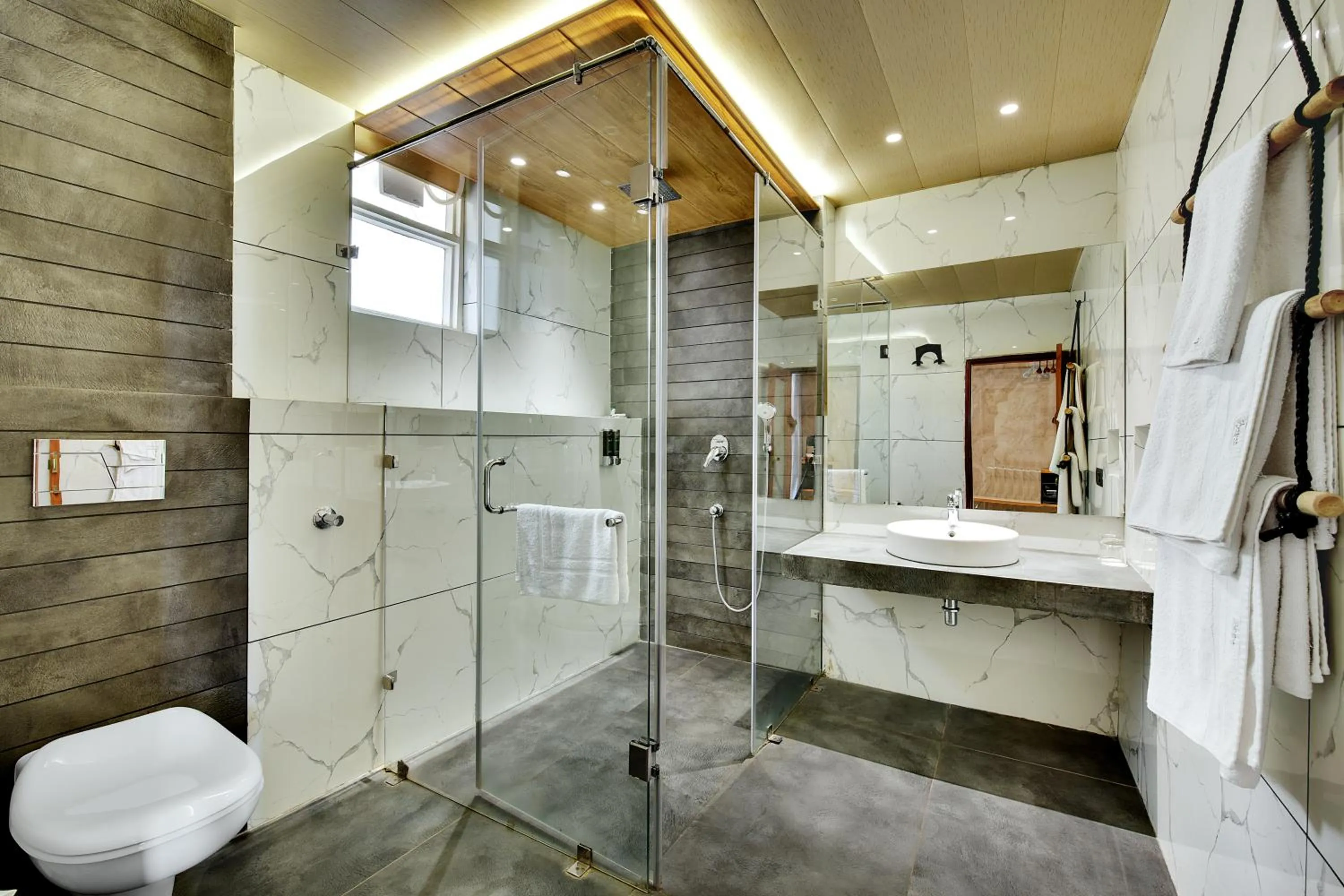 Tiaraa Jujurana Resort & Spa