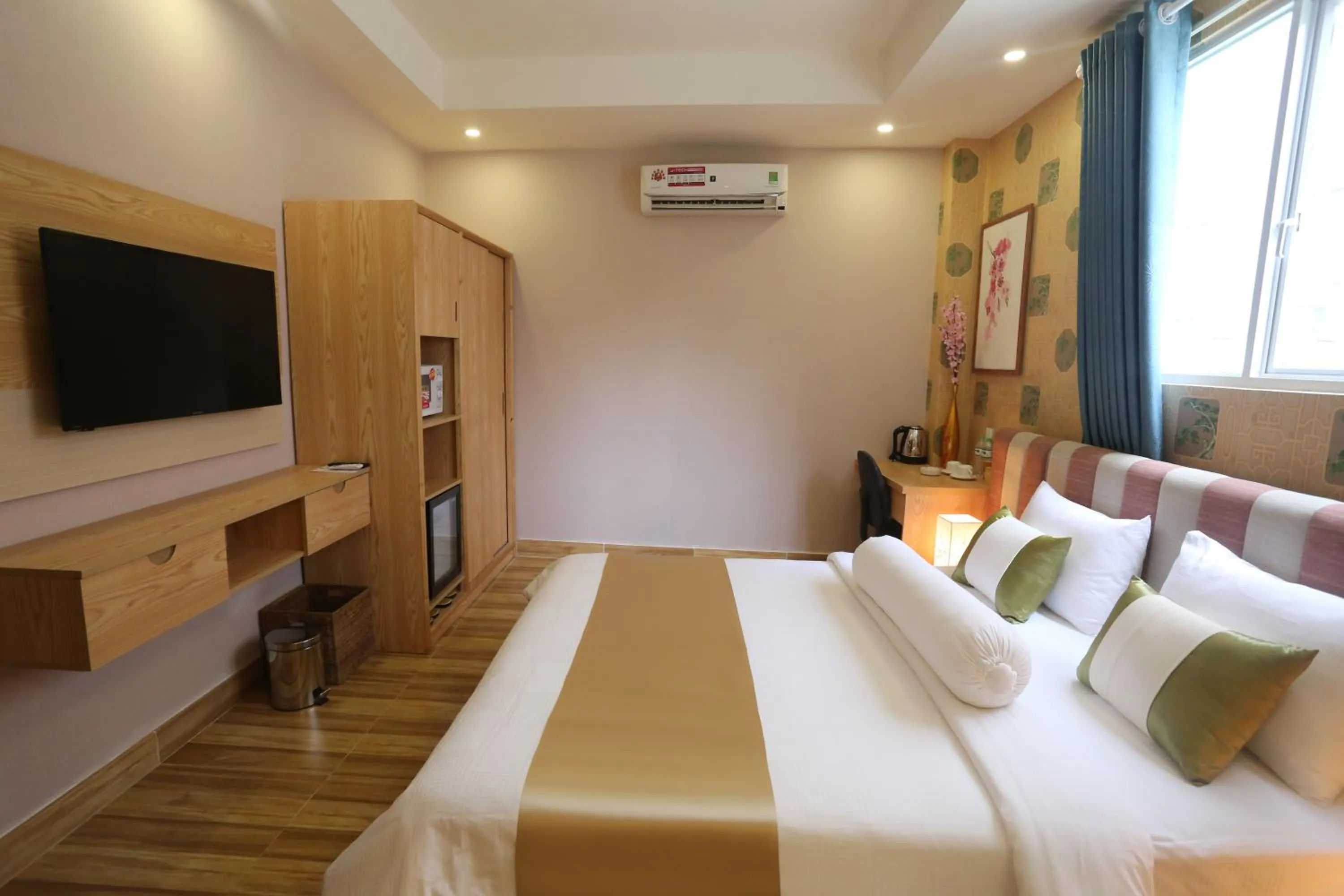 Photo of the whole room, Bed in Thuy Sakura Hotel & Serviced Apartment