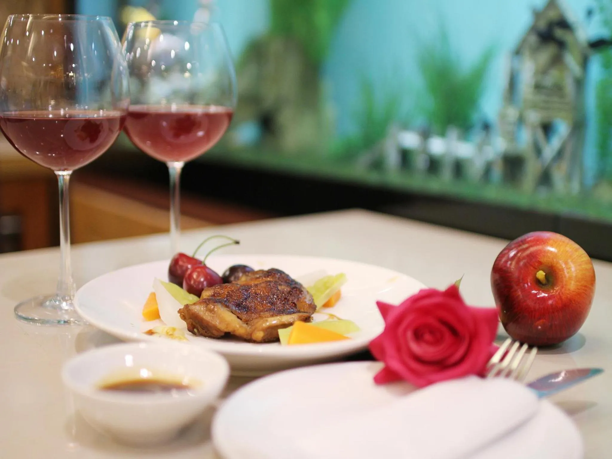 Restaurant/places to eat in Thuy Sakura Hotel & Serviced Apartment