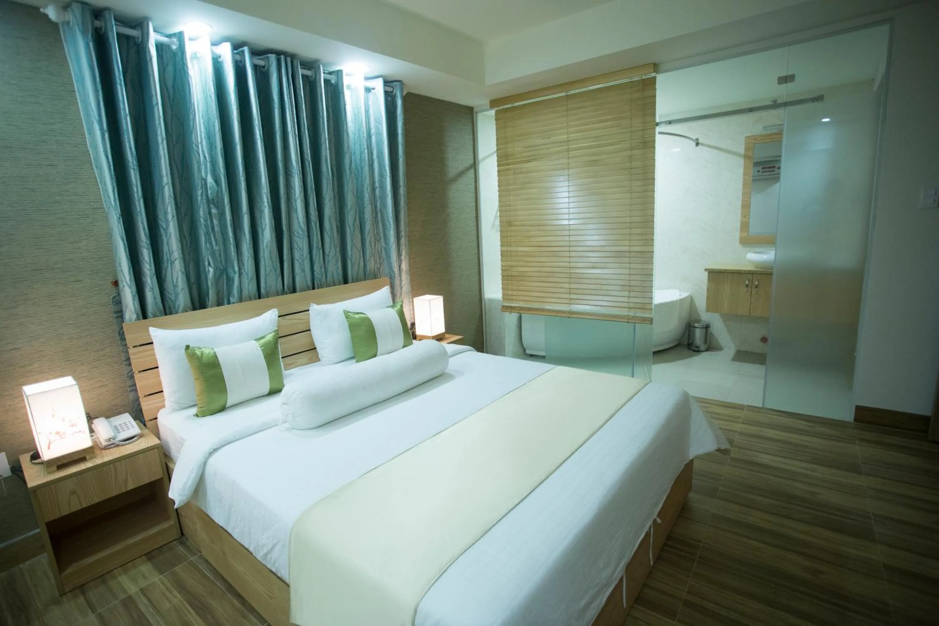 Bed in Thuy Sakura Hotel & Serviced Apartment