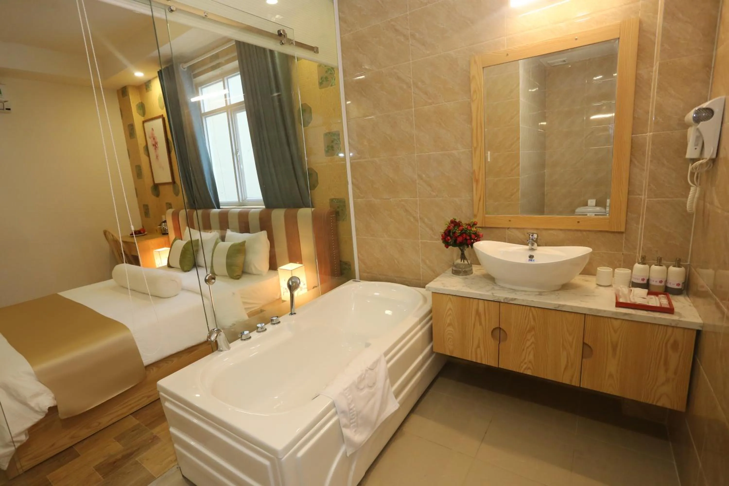 Bed in Thuy Sakura Hotel & Serviced Apartment