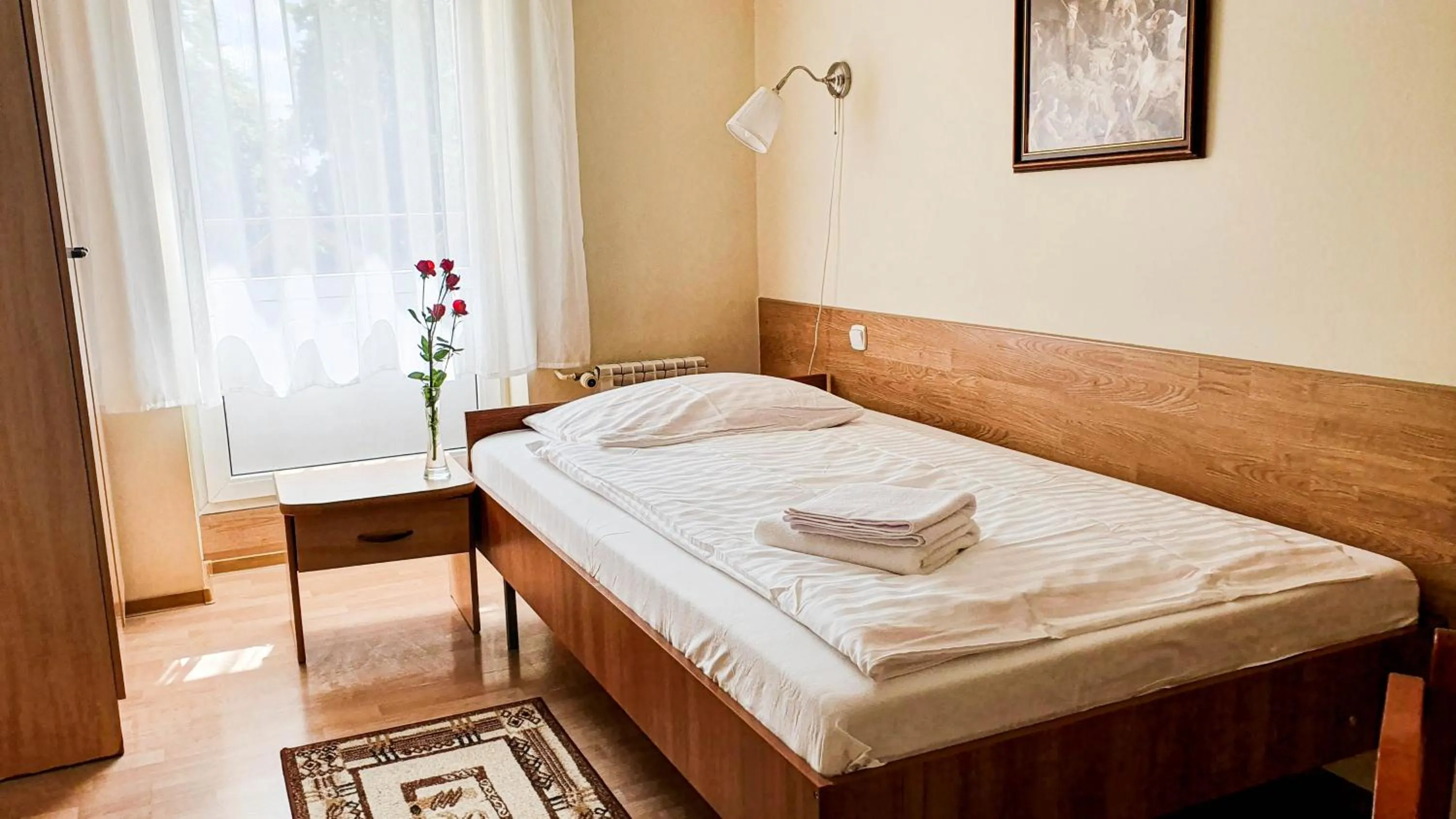 Bed in Dworek Brodowo Restauracja Hotel Przyjęcia