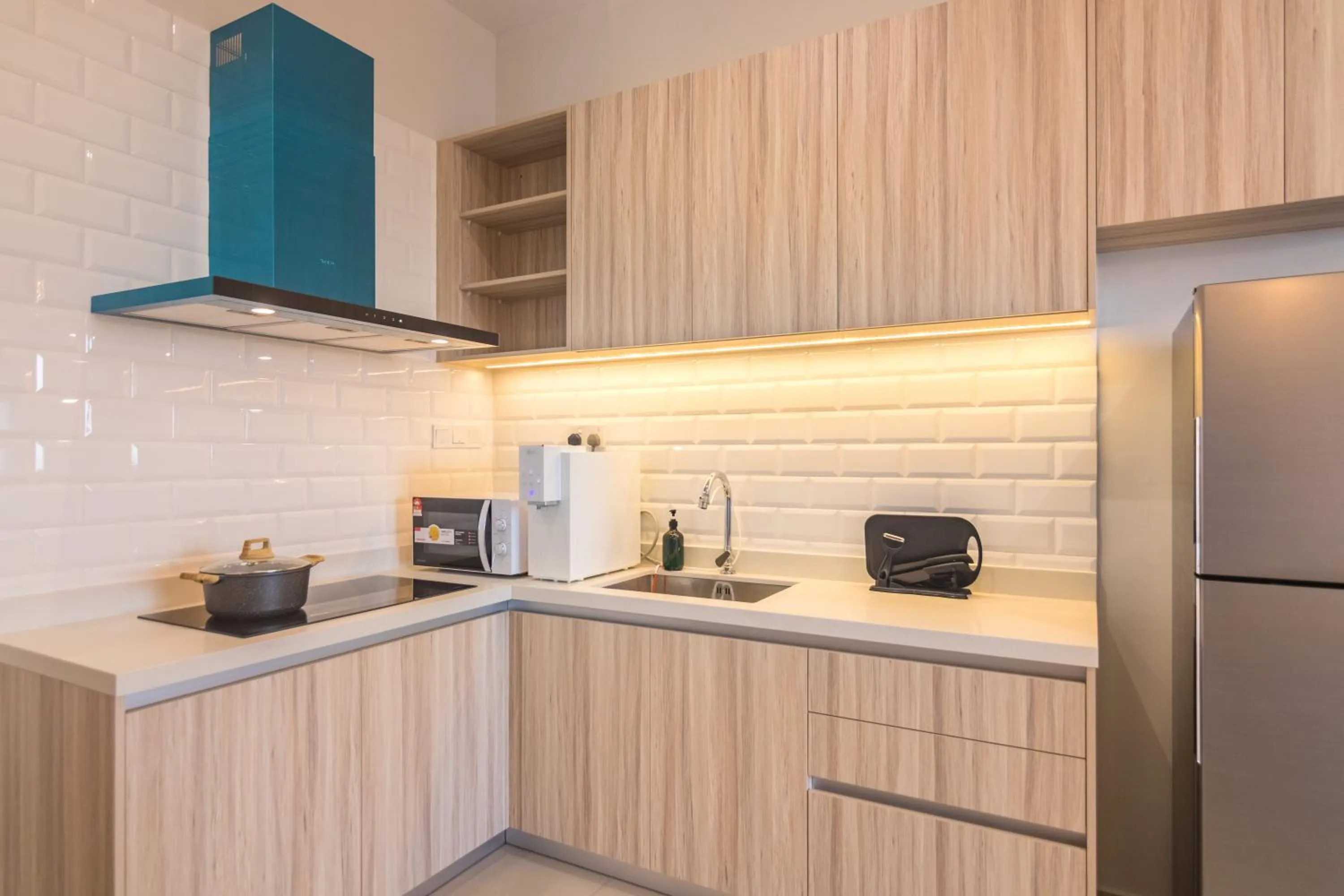 Kitchen or kitchenette in Iconic Regency by Stellar ALV