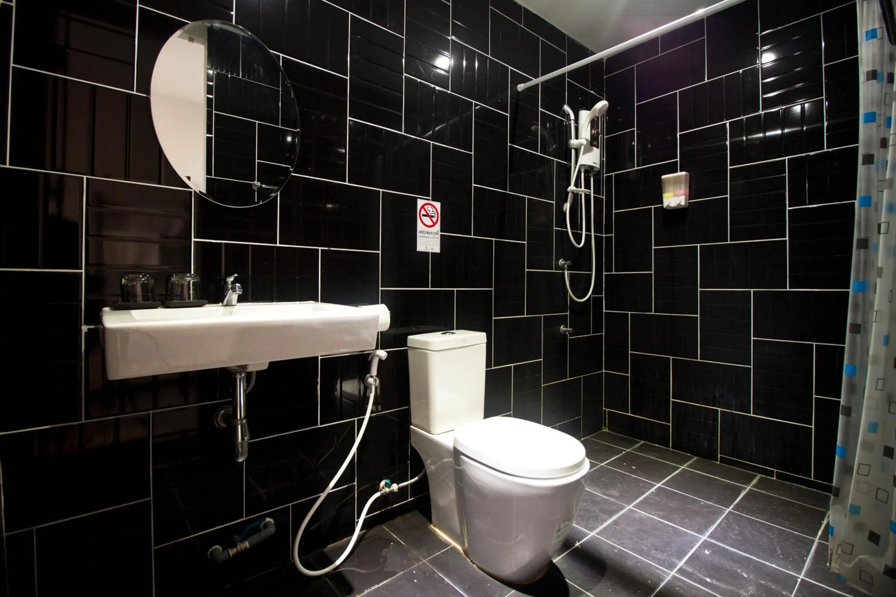 Shower in 3 Laan House