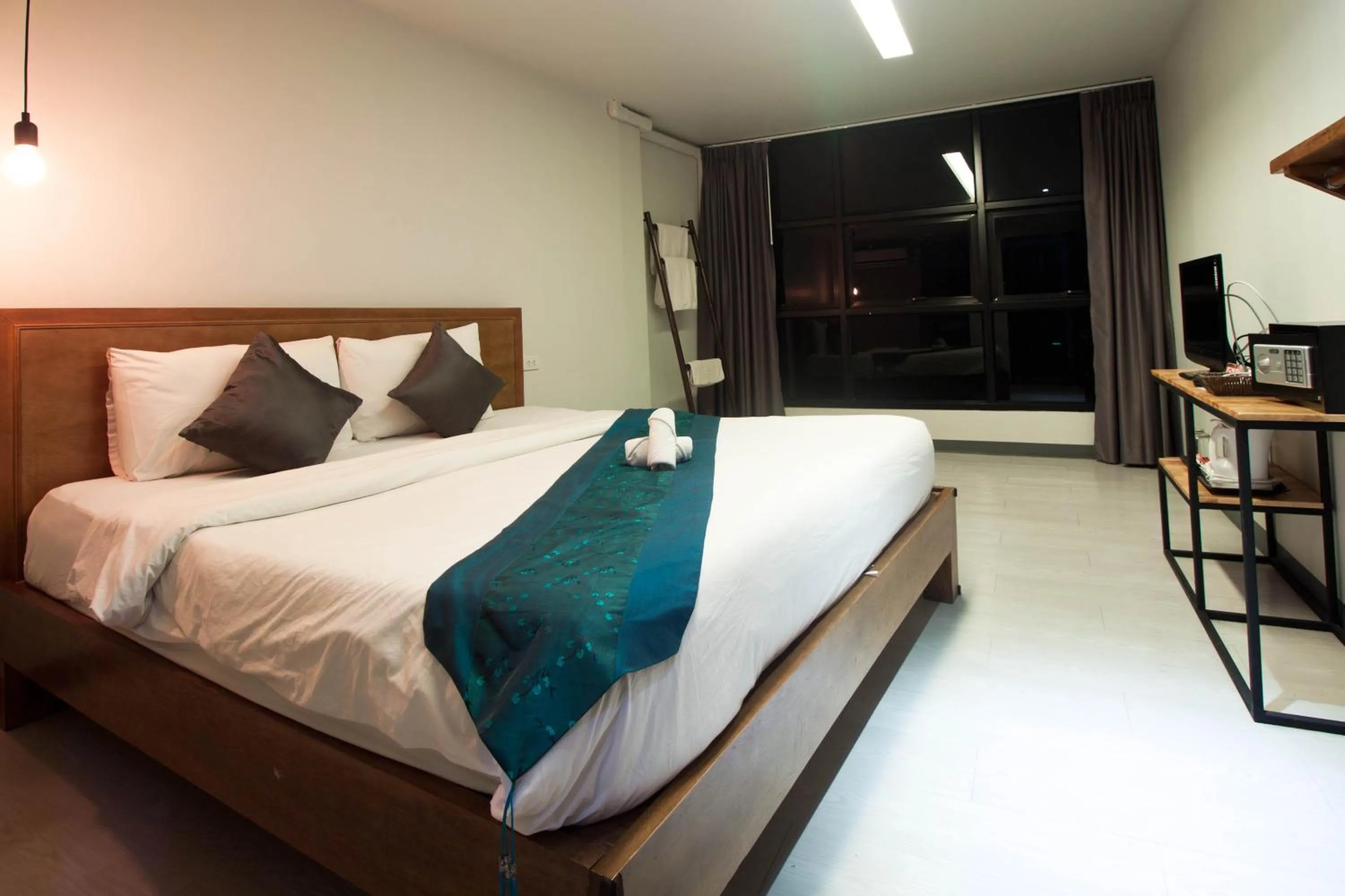 Bedroom, Bed in 3 Laan House