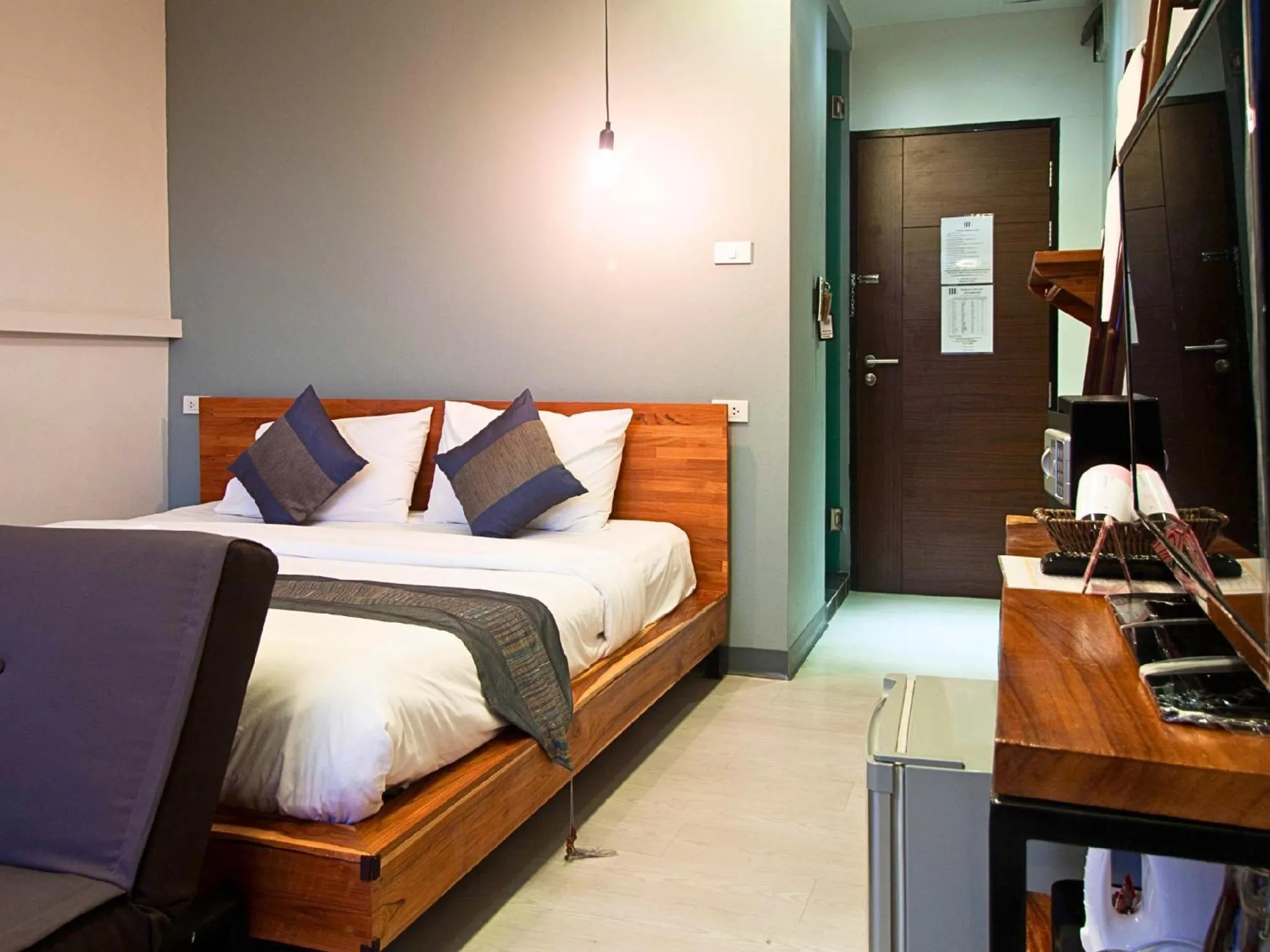 Bedroom, Bed in 3 Laan House