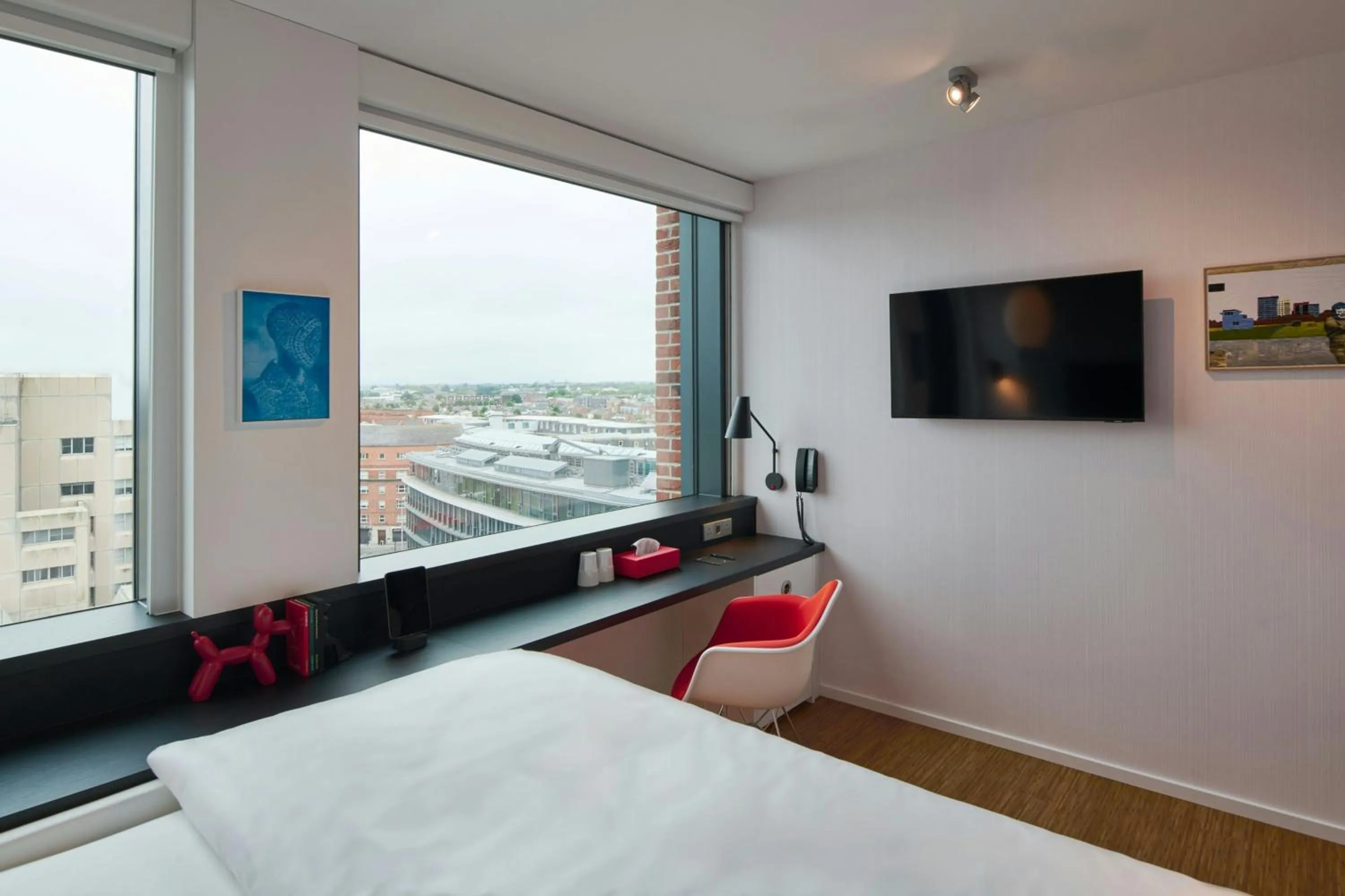 Bedroom, Bed in citizenM Dublin St Patrick's