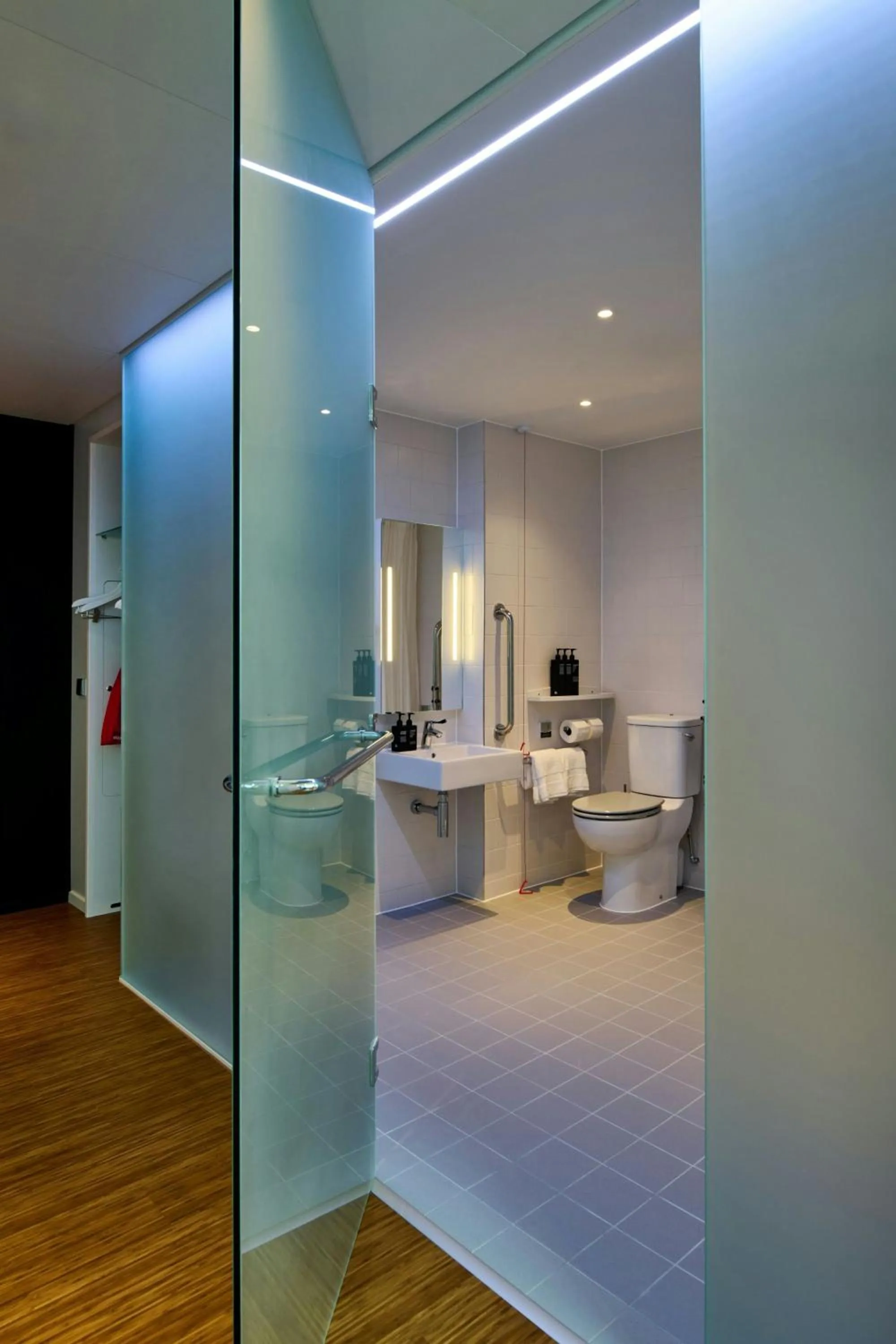 Bedroom in citizenM Dublin St Patrick's