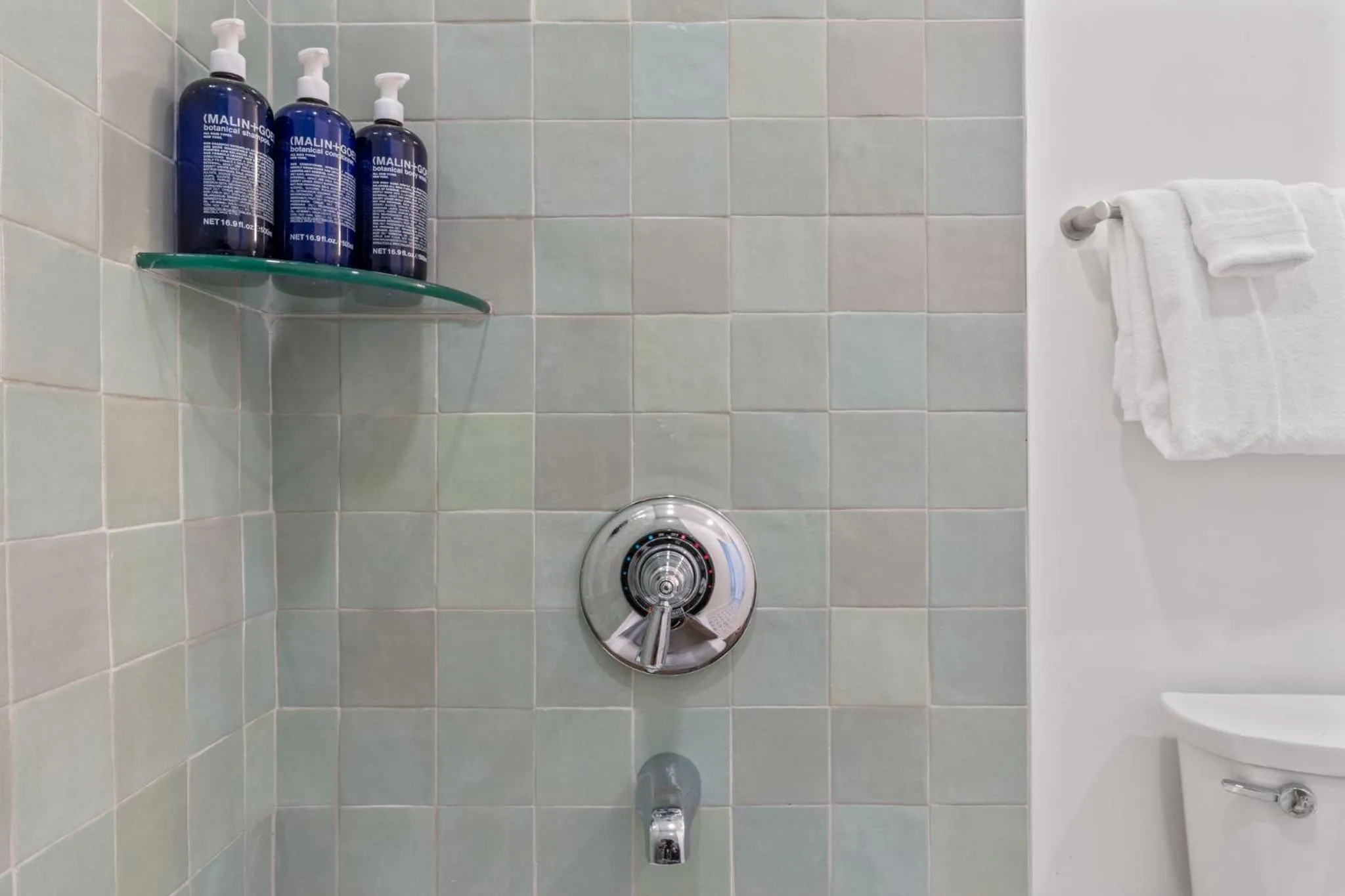 Bathroom in The Continental, powered by Placemakr - Downtown - Market Square