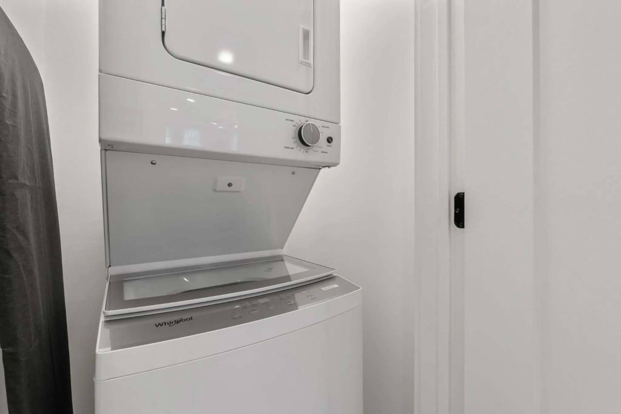 laundry in The Continental, powered by Placemakr - Downtown - Market Square