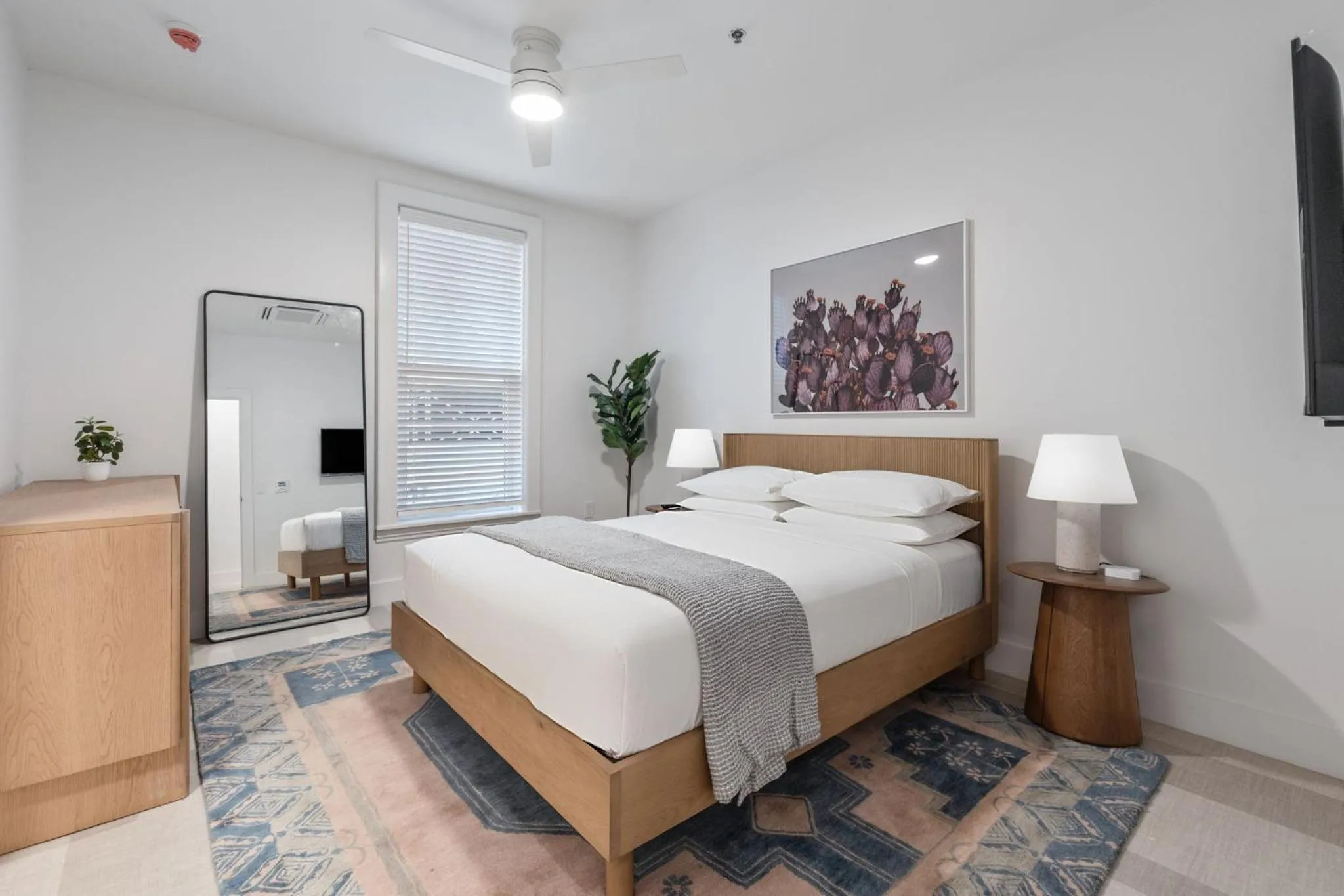 Bedroom, Bed in The Continental, powered by Placemakr - Downtown - Market Square