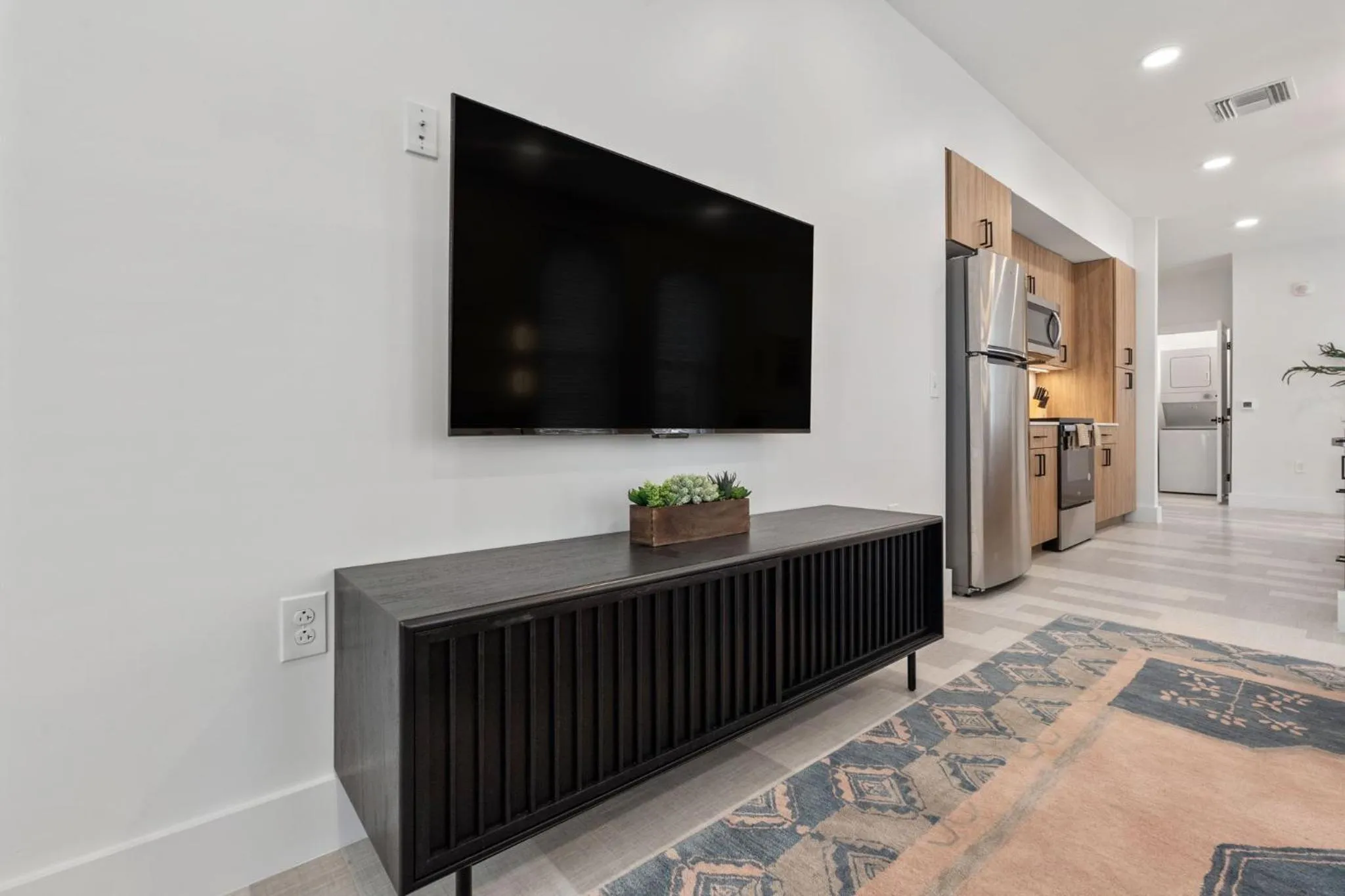 TV and multimedia in The Continental, powered by Placemakr - Downtown - Market Square