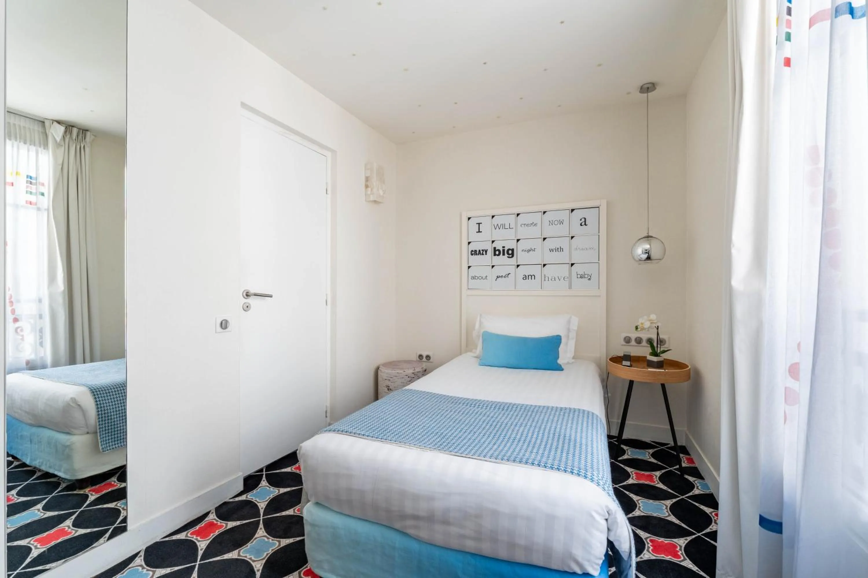 Bed in Hotel Joke - Astotel