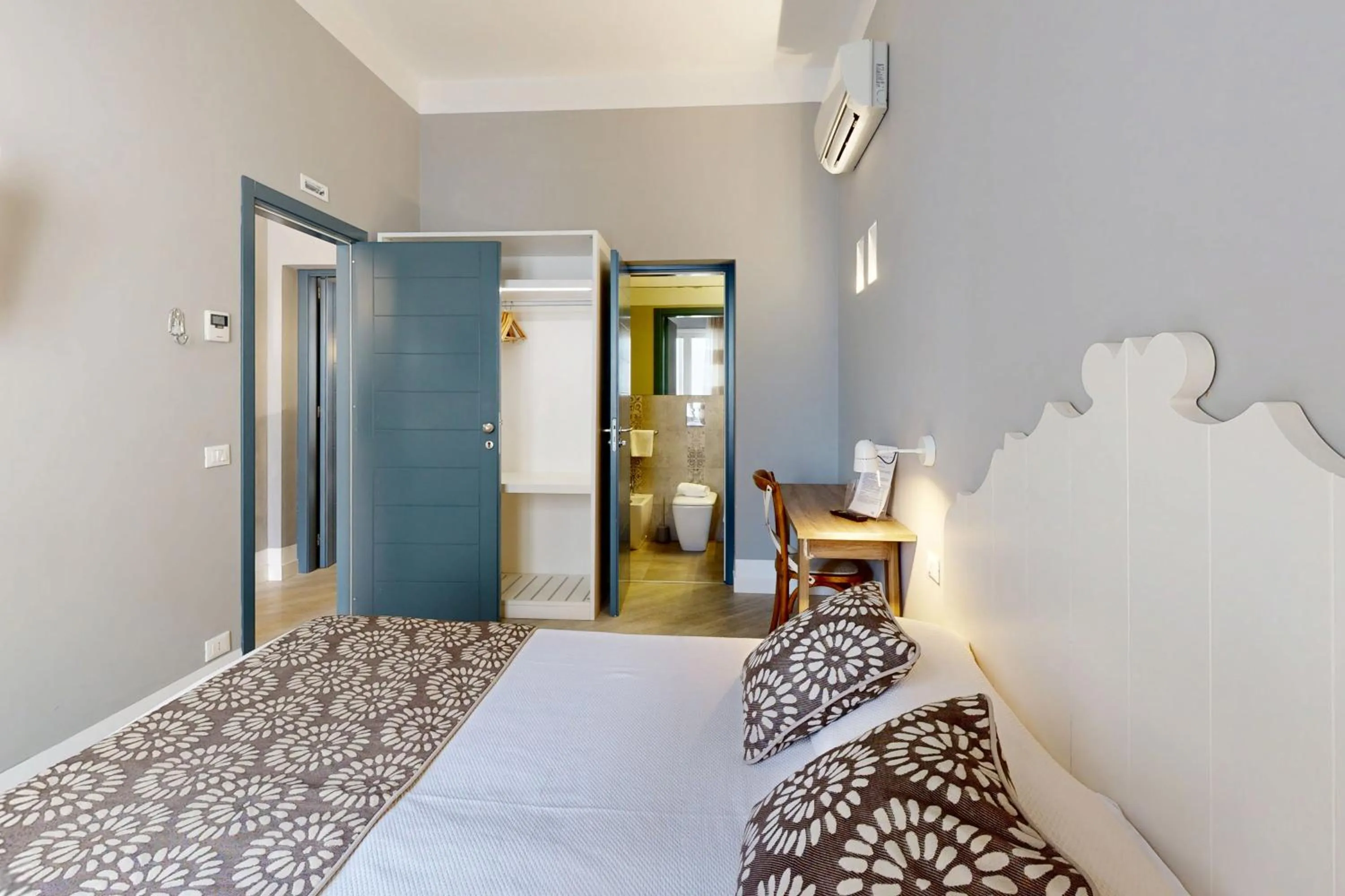 Photo of the whole room, Bed in Aegusa Hotel