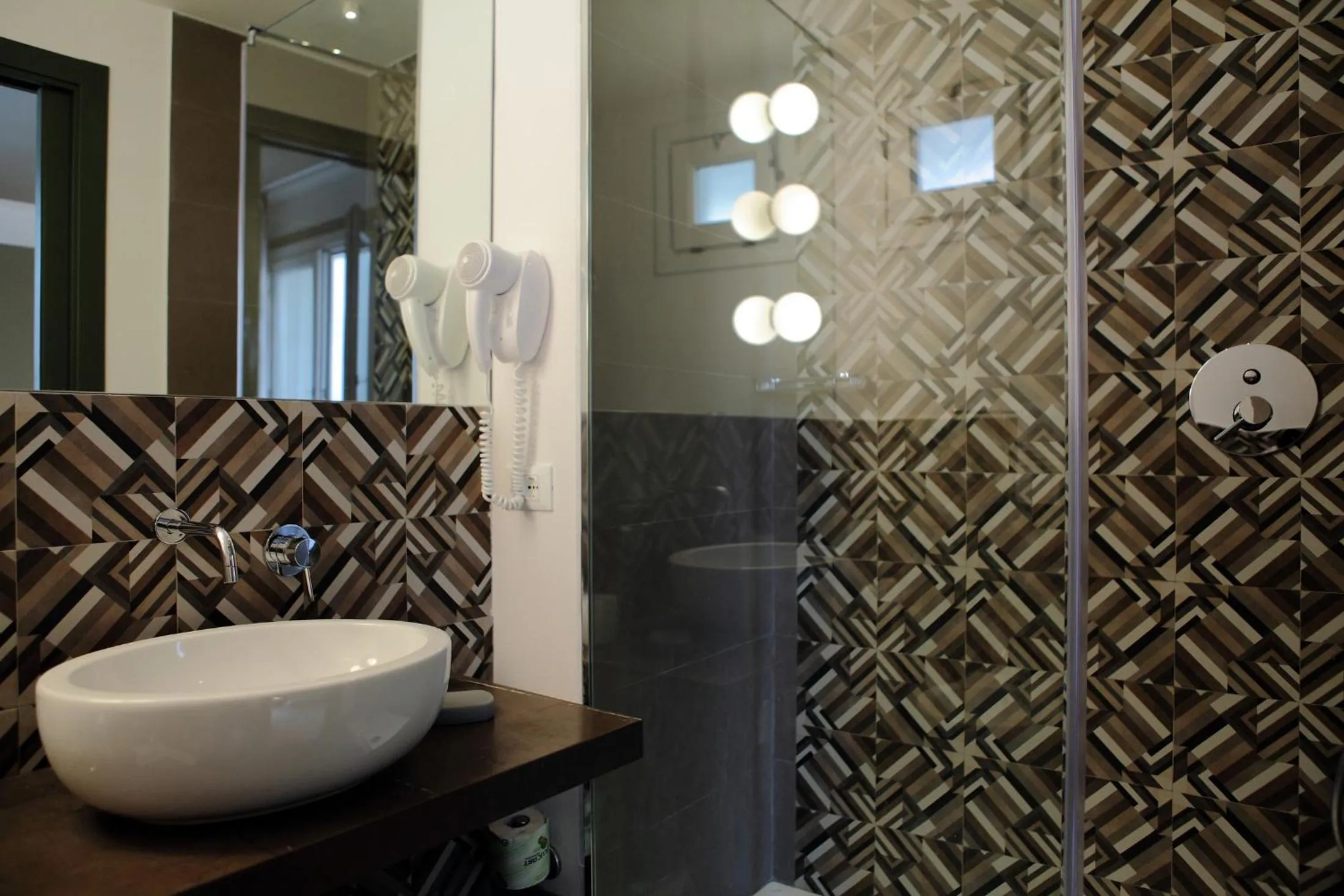 Shower in Aegusa Hotel