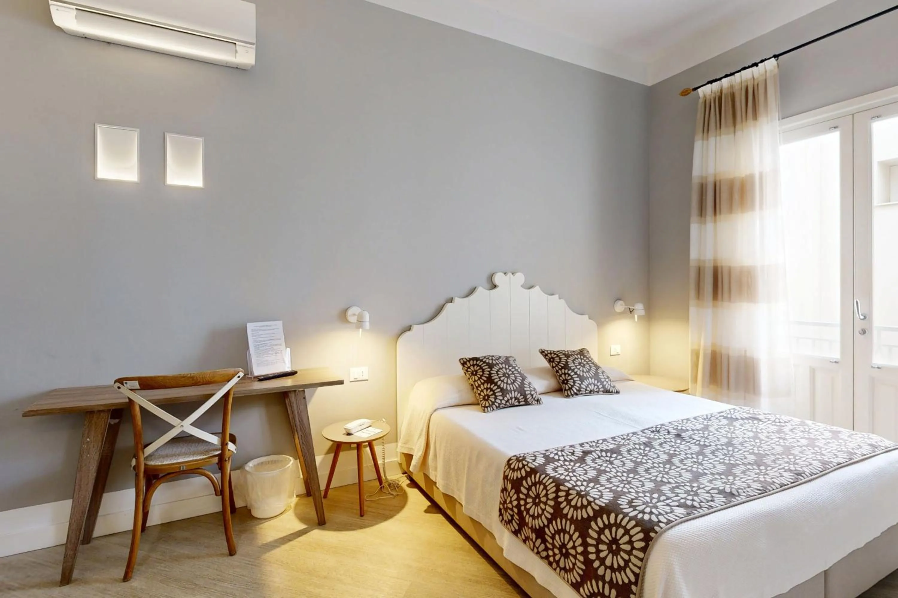 Photo of the whole room, Bed in Aegusa Hotel