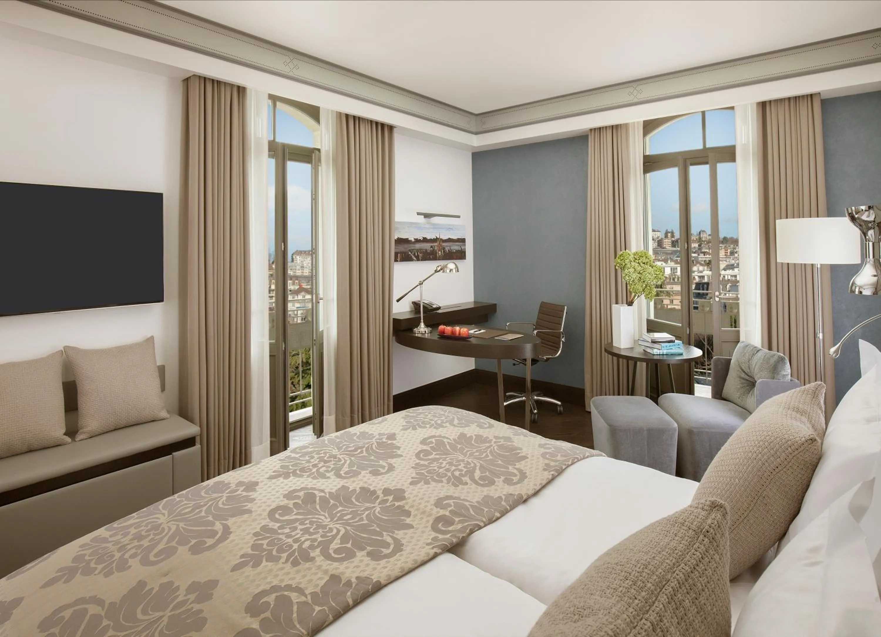 Bedroom, Bed in Royal Savoy Hotel & Spa