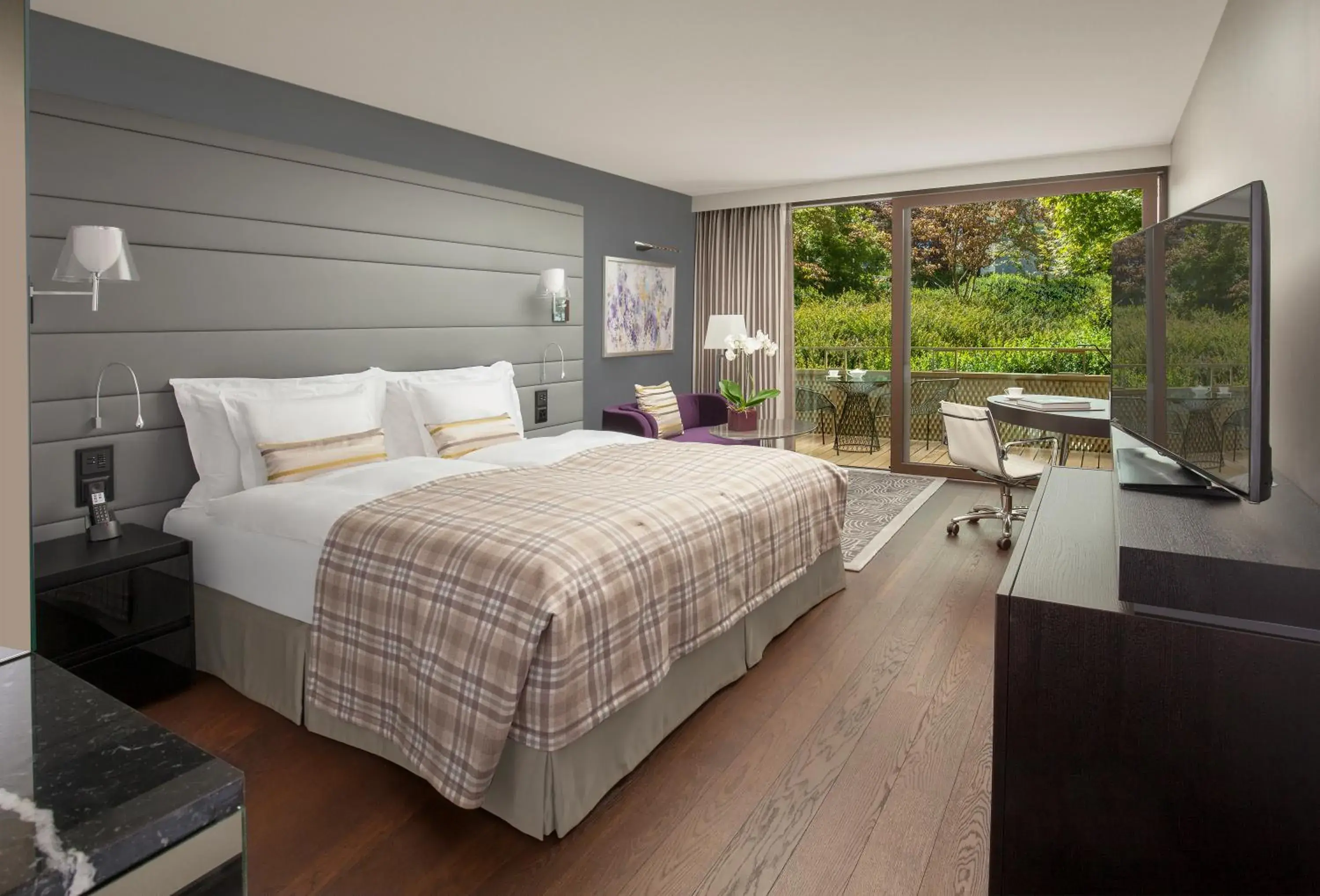 Deluxe Double Room with Park View in Royal Savoy Hotel & Spa Deluxe Double Room with Park View in Royal Savoy Hotel & Spa