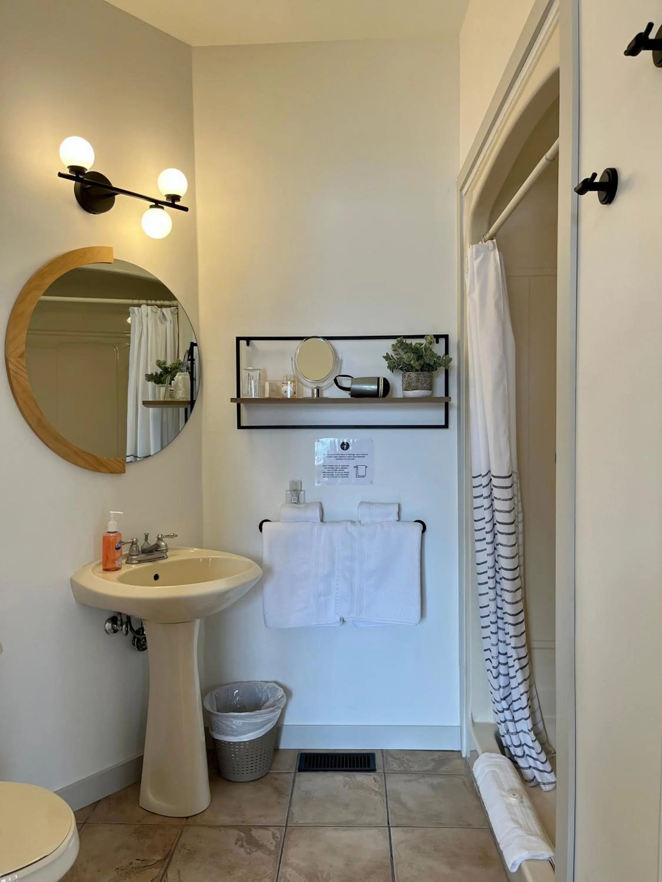 Bathroom in Auberge l'Intermède du lac