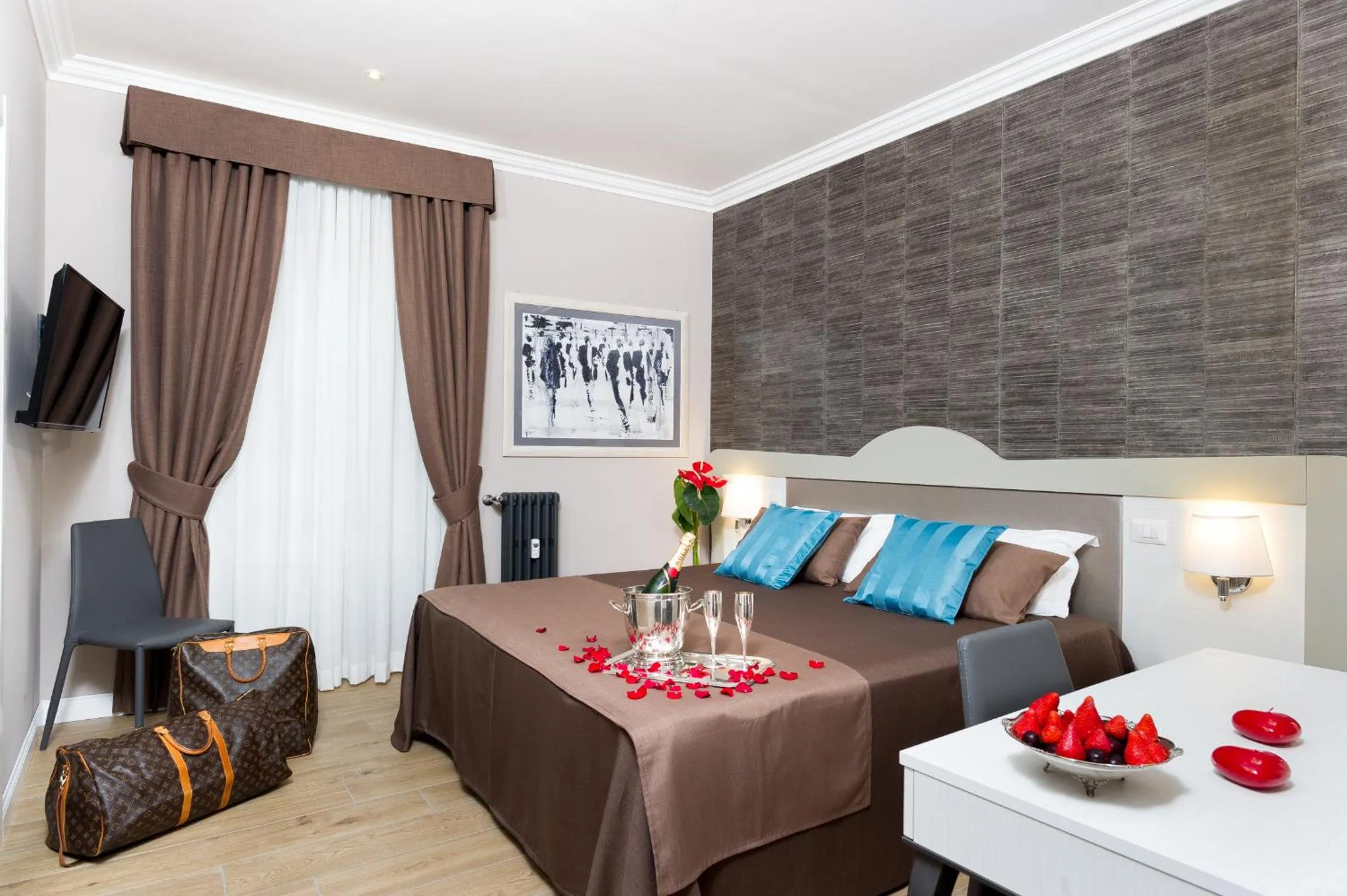 Decorative detail, Bed in Vico Rooms and Terrace