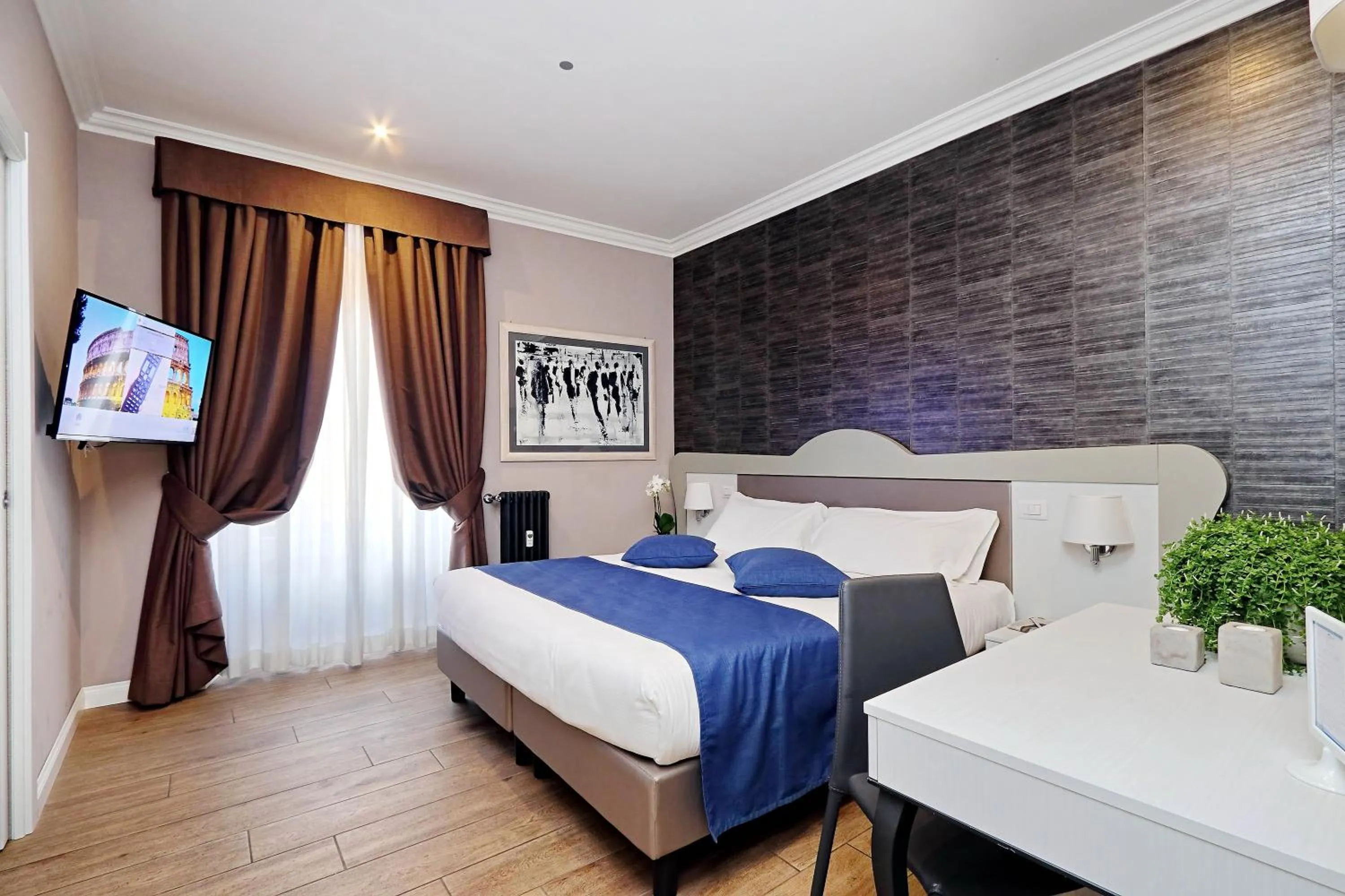 Decorative detail, Bed in Vico Rooms and Terrace