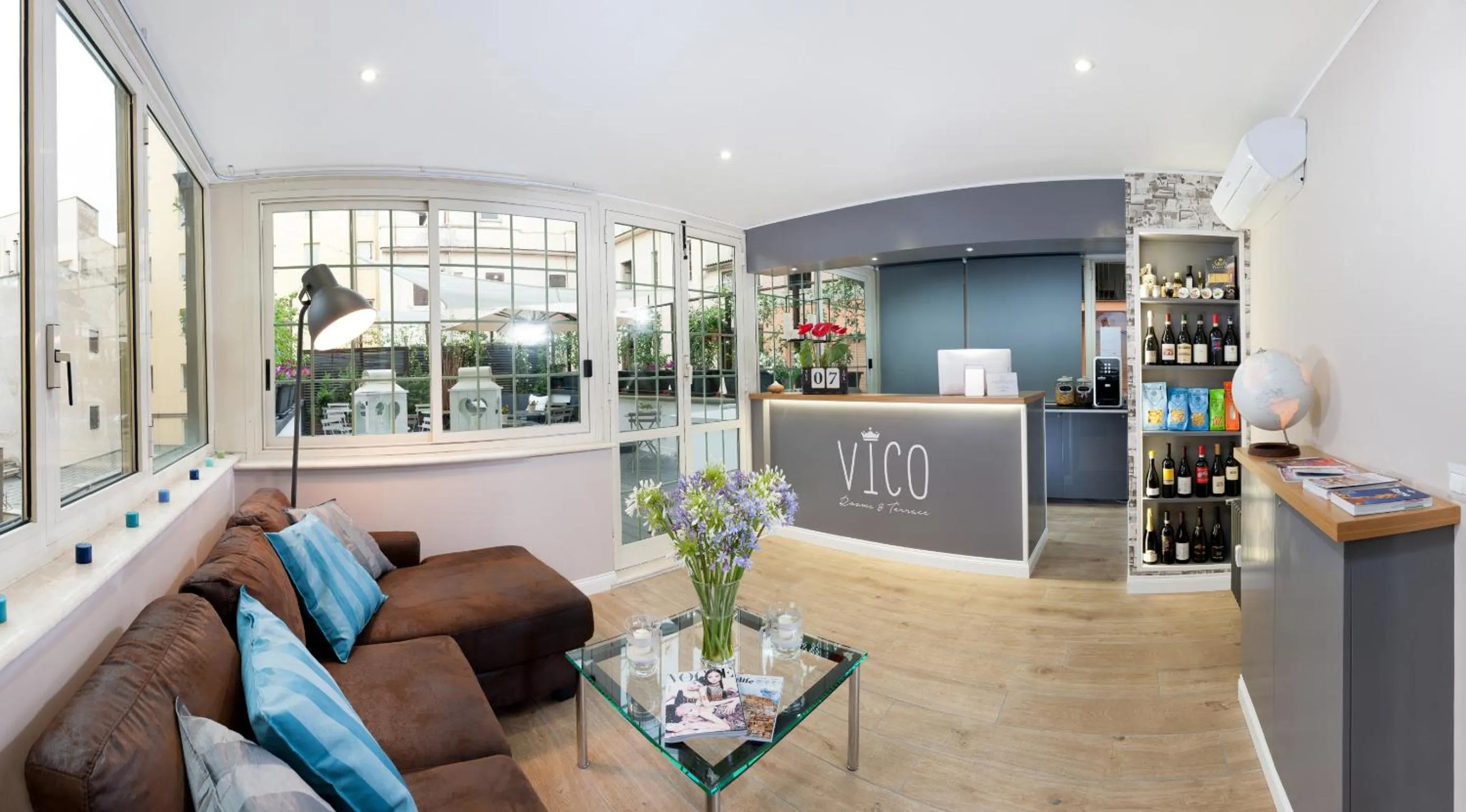 Communal lounge/ TV room in Vico Rooms and Terrace