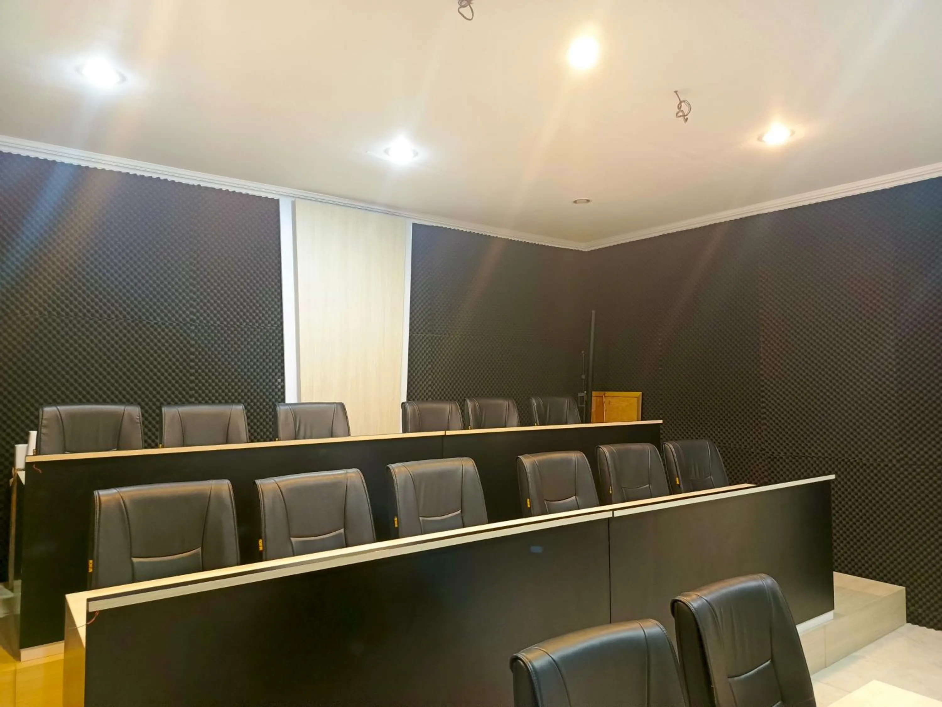 Meeting/conference room in Kyrie Hotel